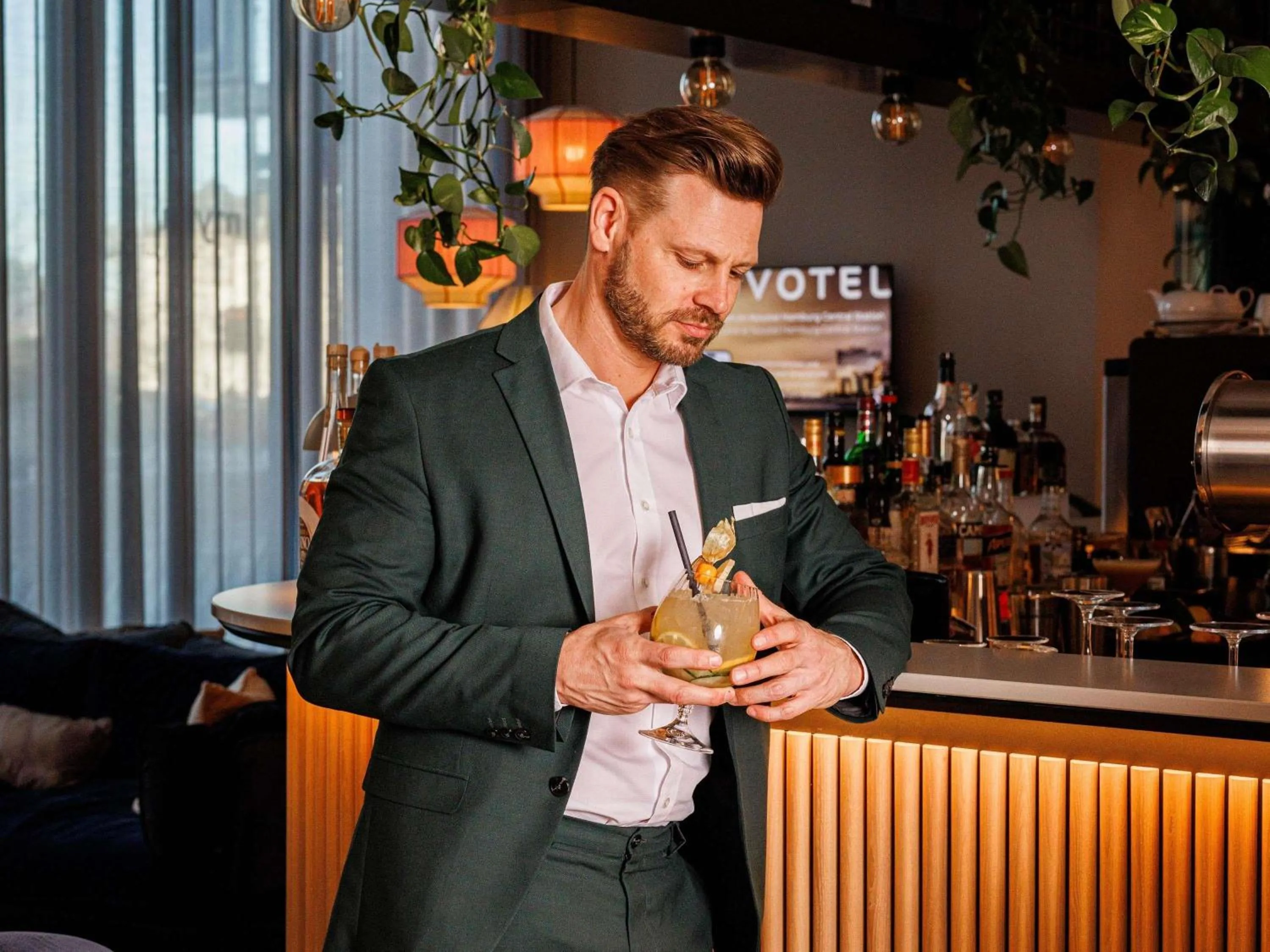 Lounge or bar in Novotel Hamburg Central Station