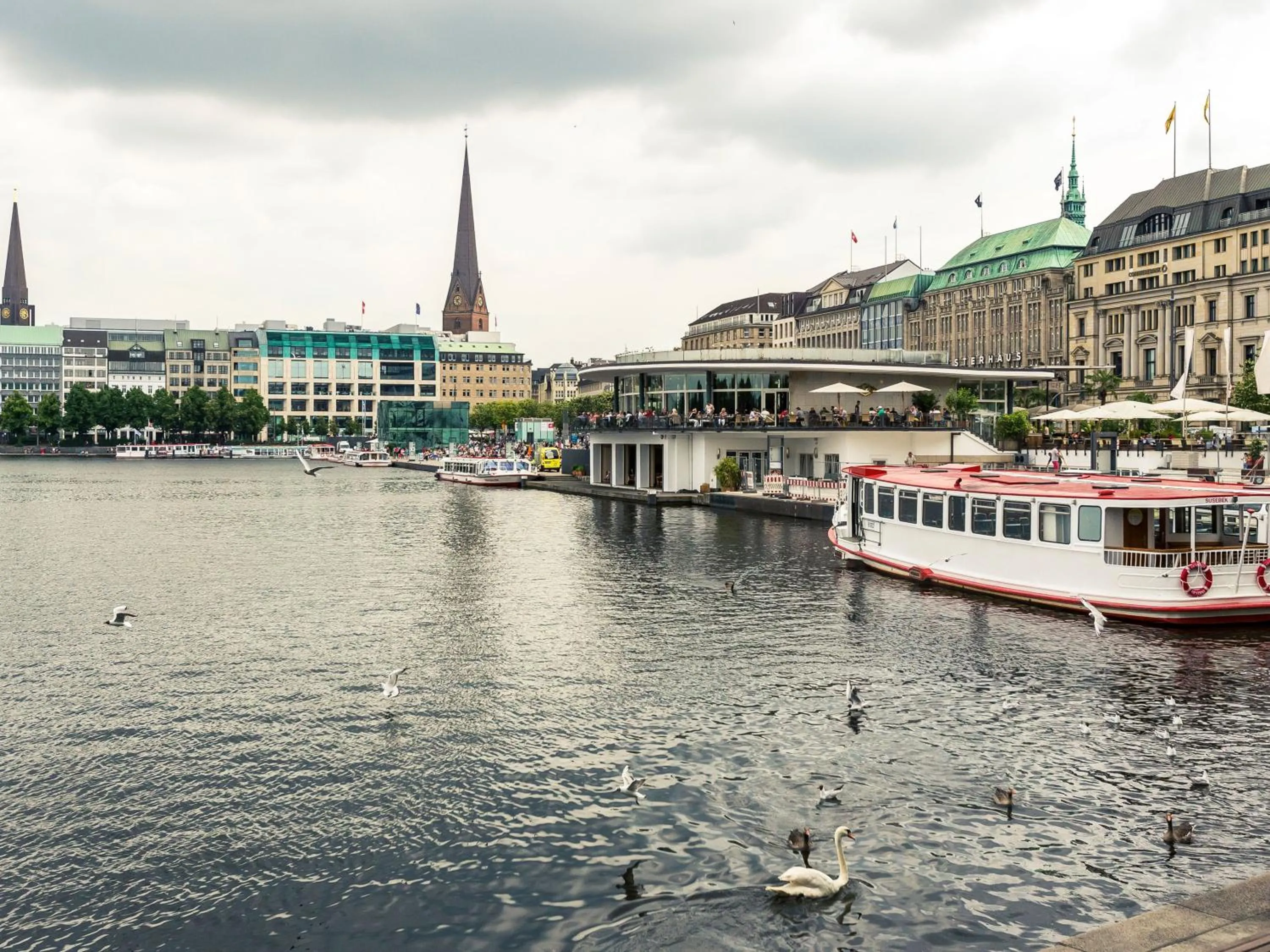 Staff in Novotel Hamburg Central Station