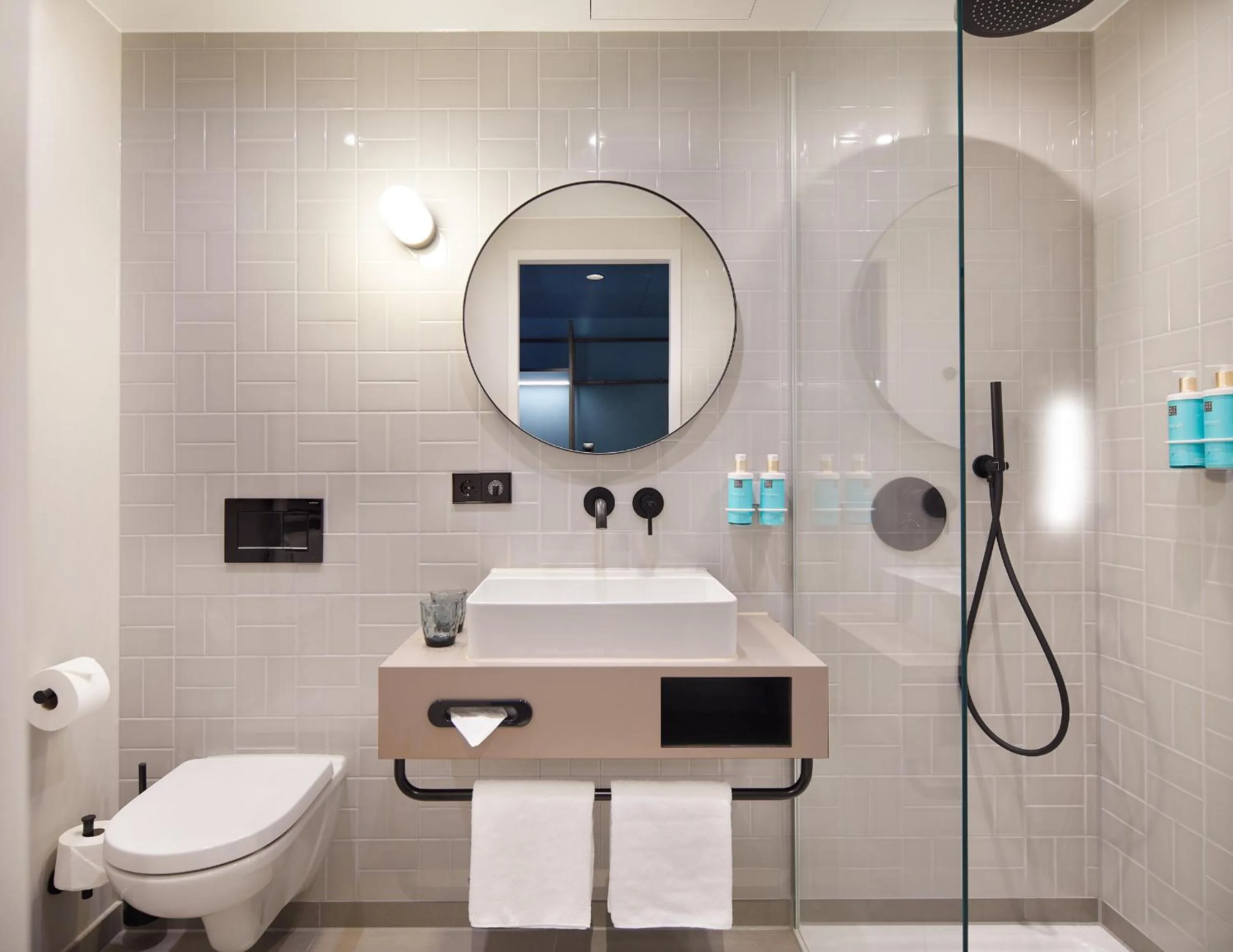 Bathroom in Novotel Hamburg Central Station