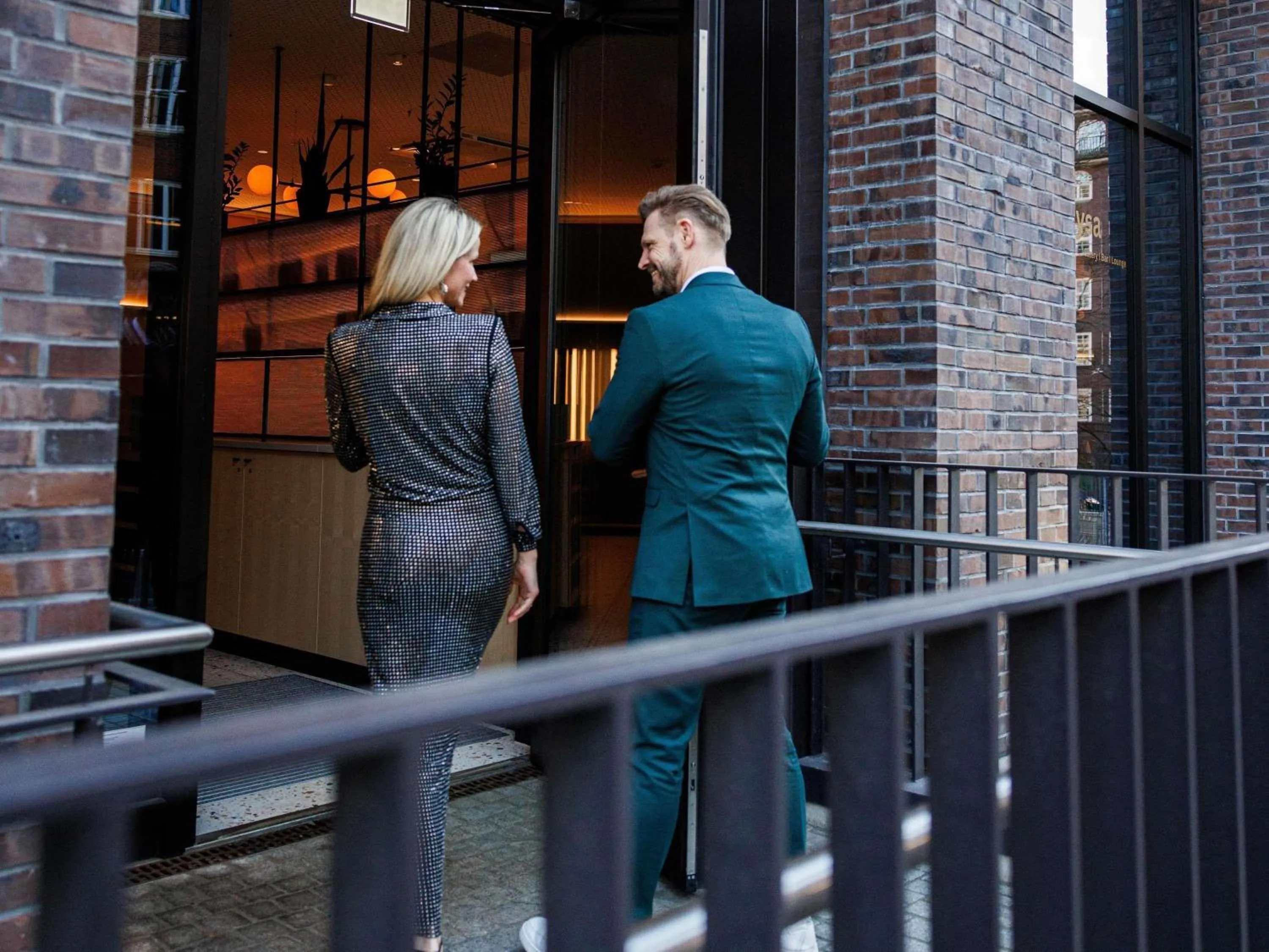 Restaurant/places to eat in Novotel Hamburg Central Station