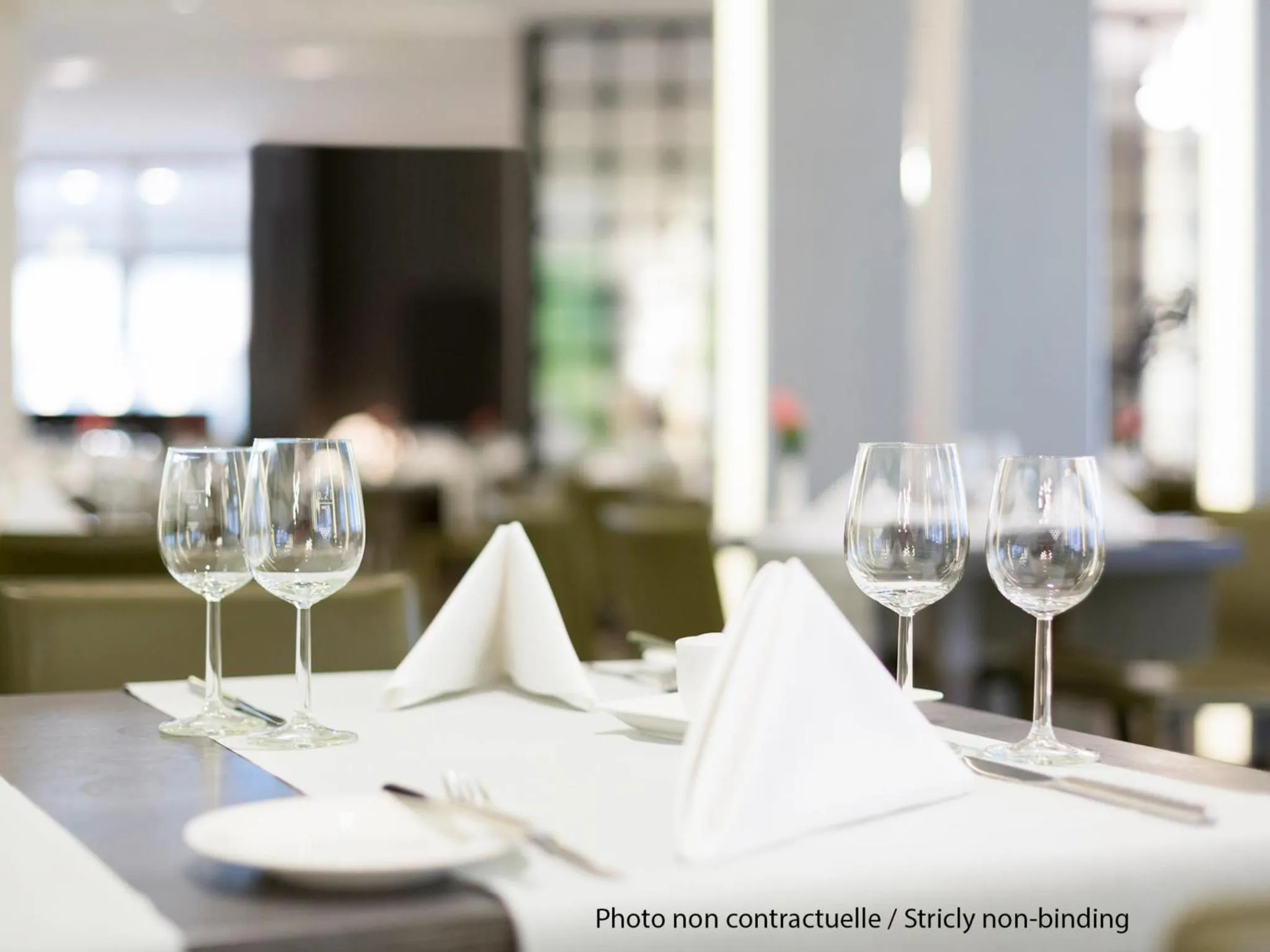 Restaurant/places to eat in Novotel Hamburg Central Station