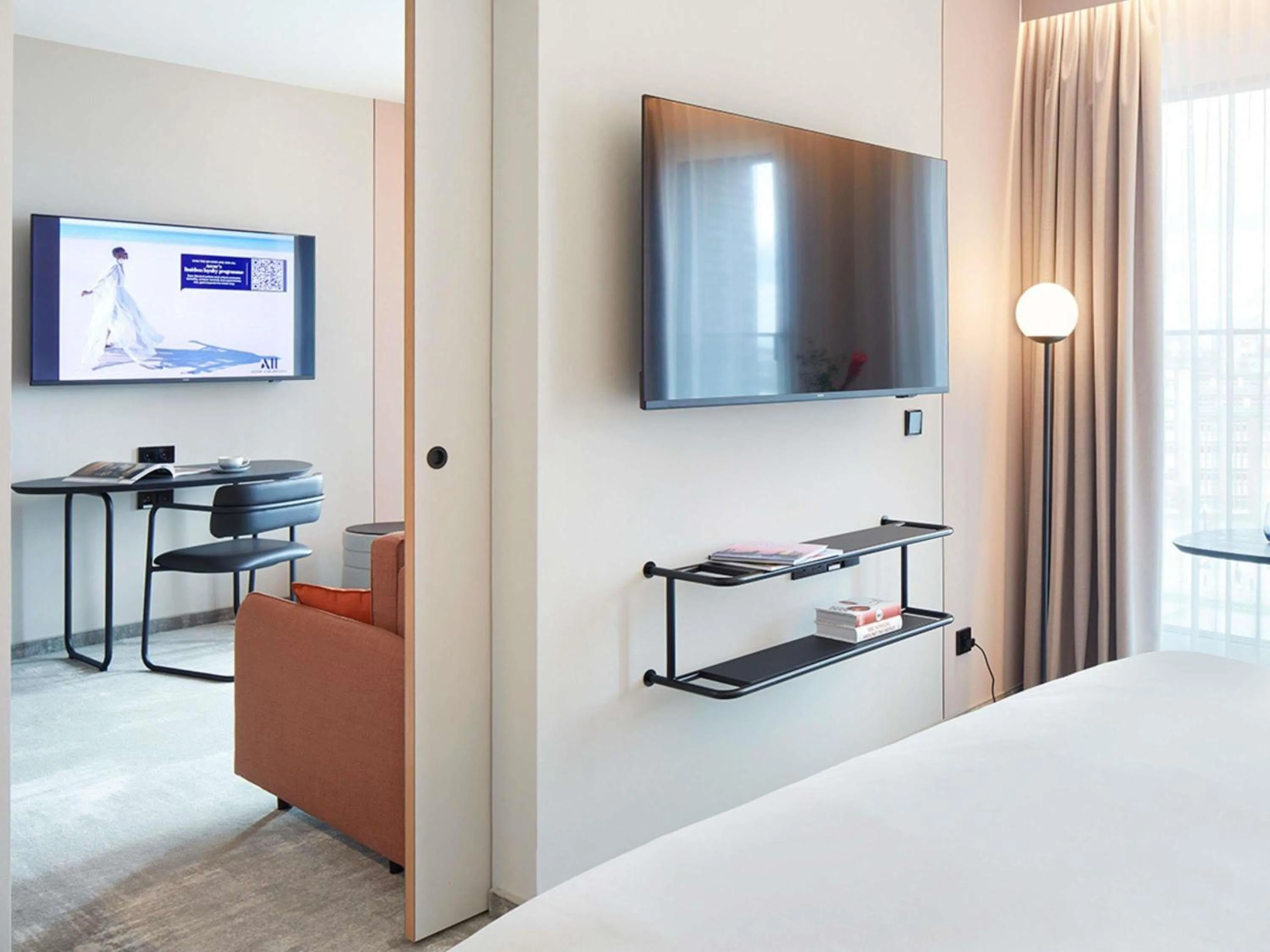 Photo of the whole room, Bed in Novotel Hamburg Central Station