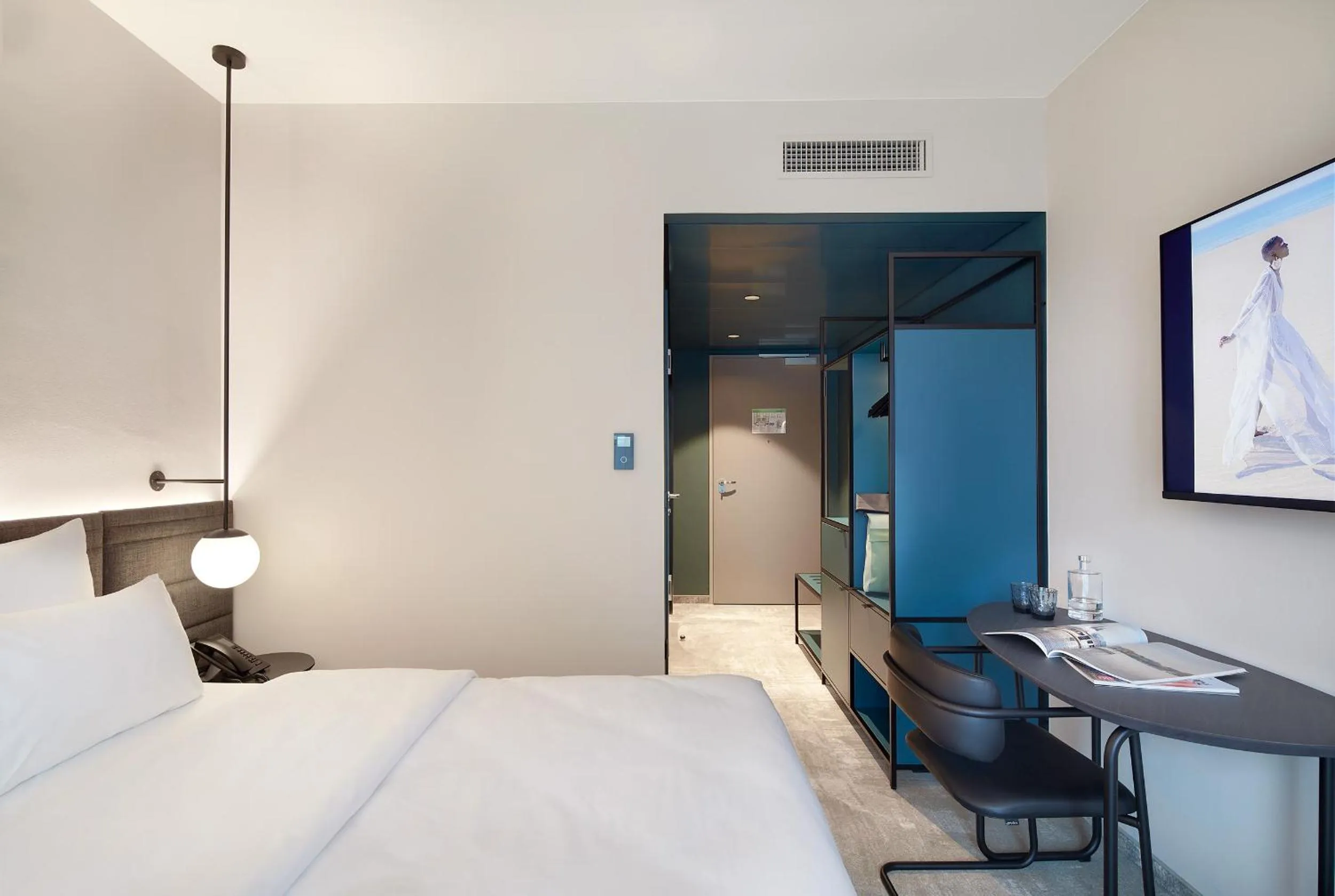 Bed in Novotel Hamburg Central Station