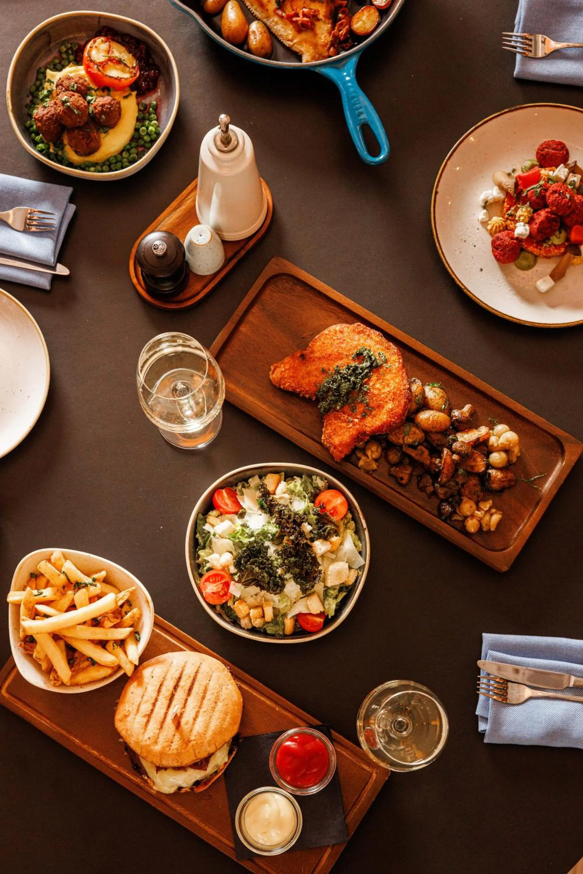 Restaurant/places to eat in Novotel Hamburg Central Station