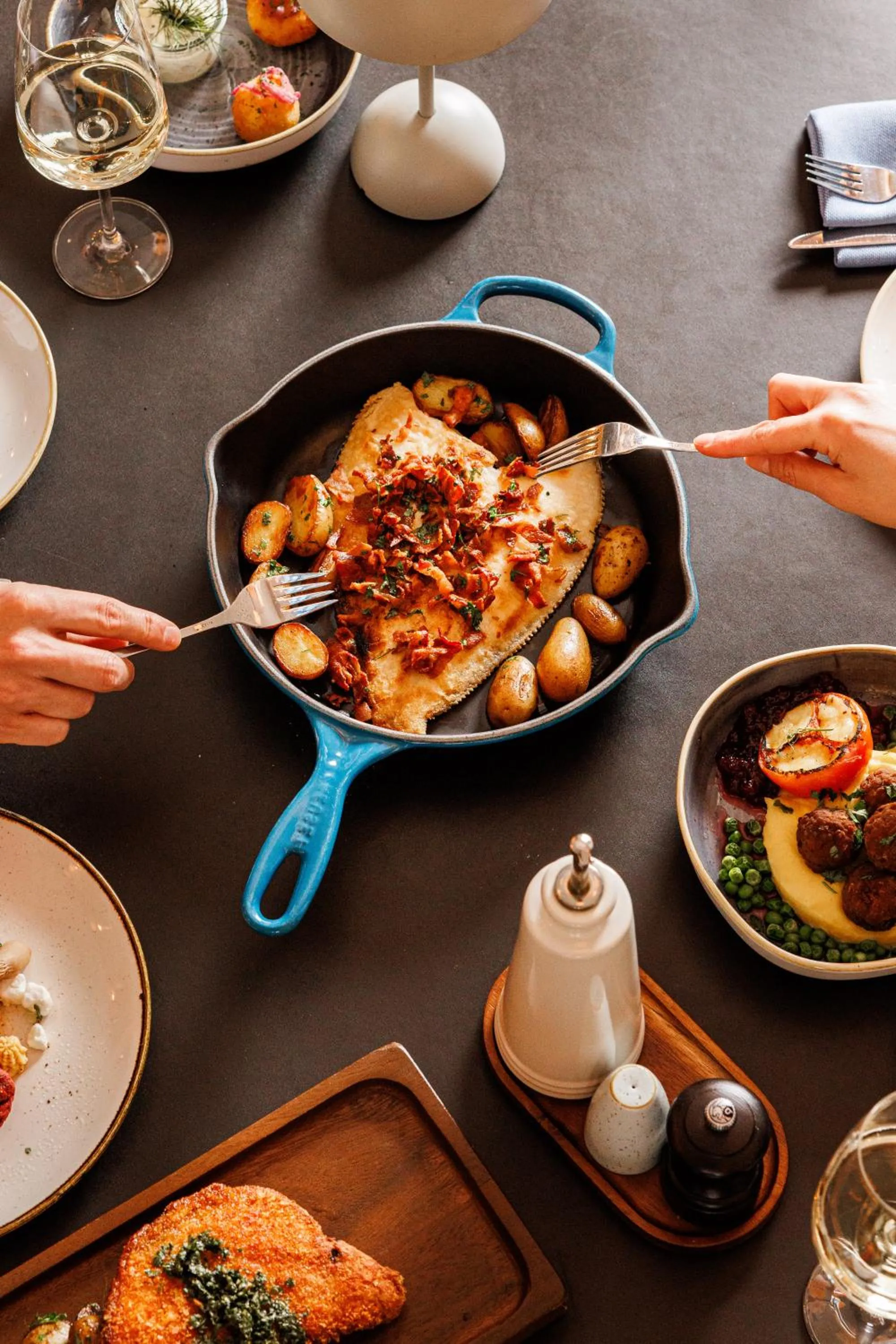 Restaurant/places to eat in Novotel Hamburg Central Station