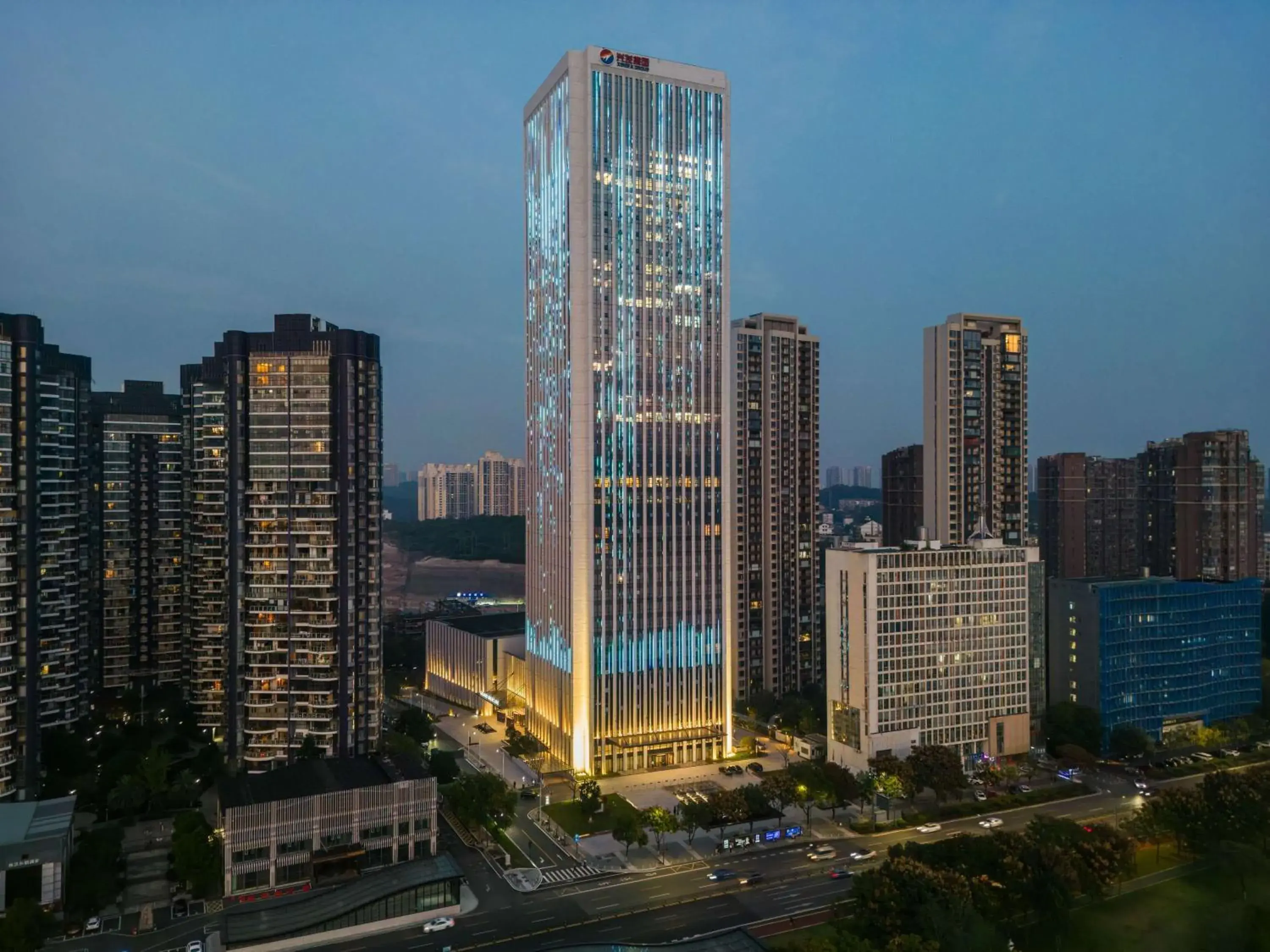Property building in Grand Mercure Yichang Waitan Property building in Grand Mercure Yichang Waitan