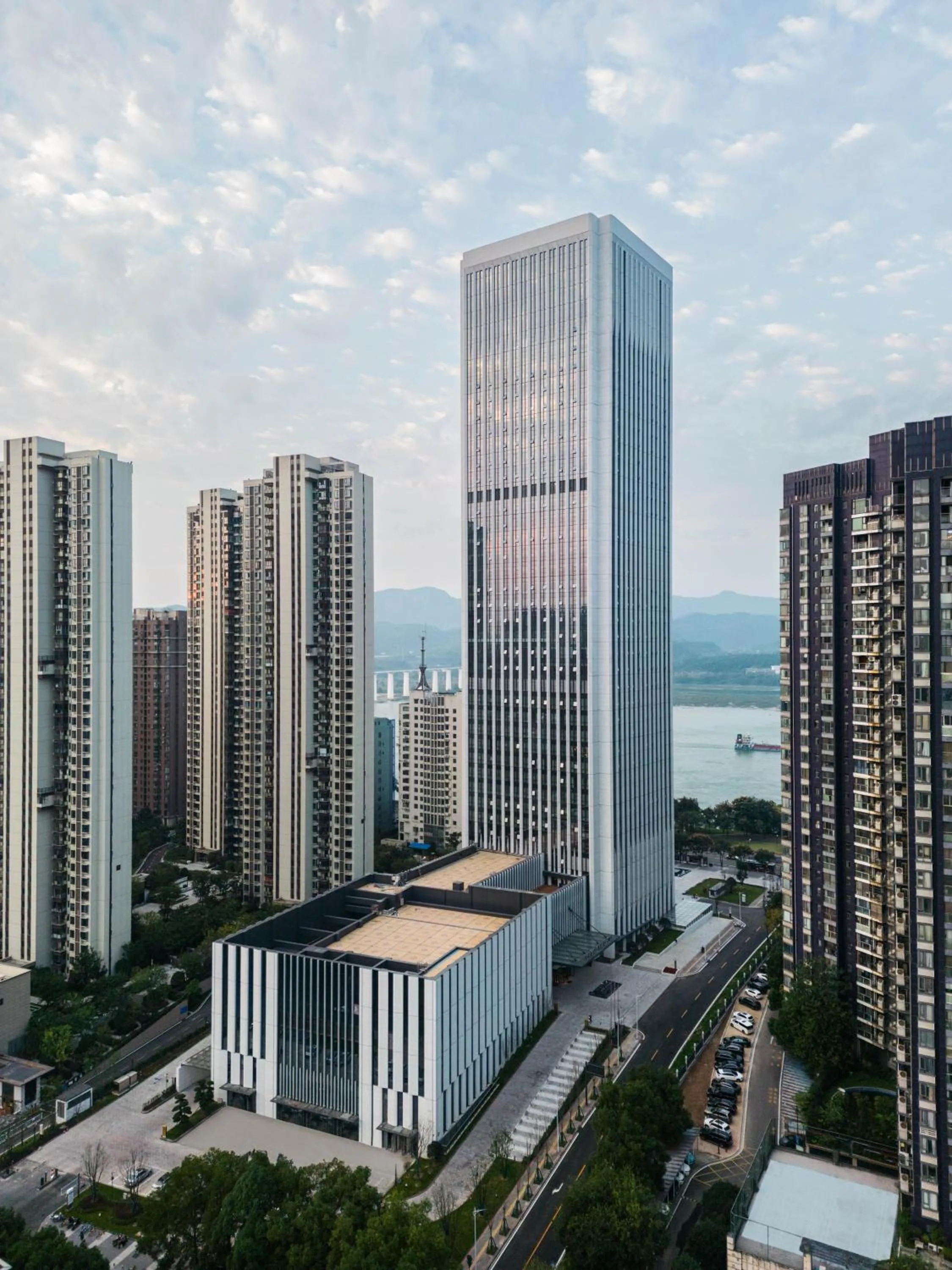 Property building in Grand Mercure Yichang Waitan