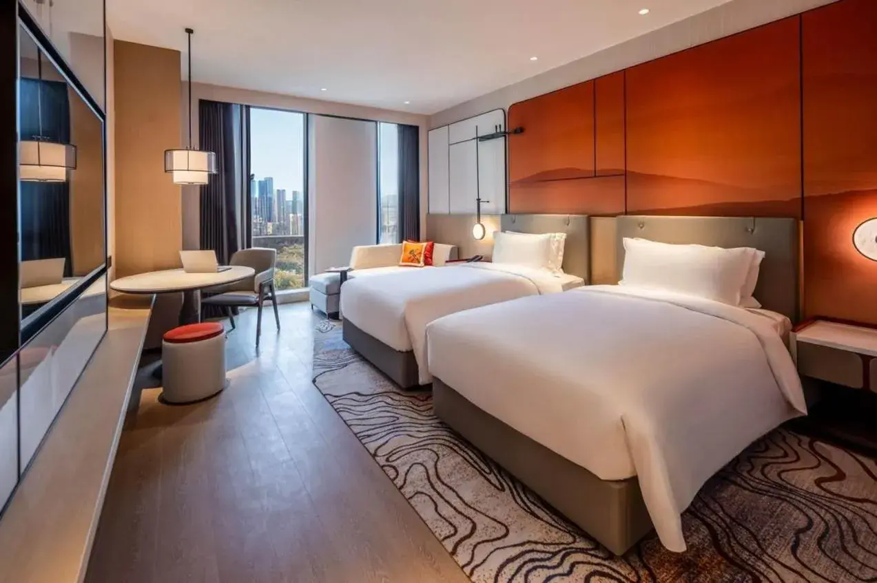 Executive Twin Room in Grand Mercure Yichang Waitan Executive Twin Room in Grand Mercure Yichang Waitan