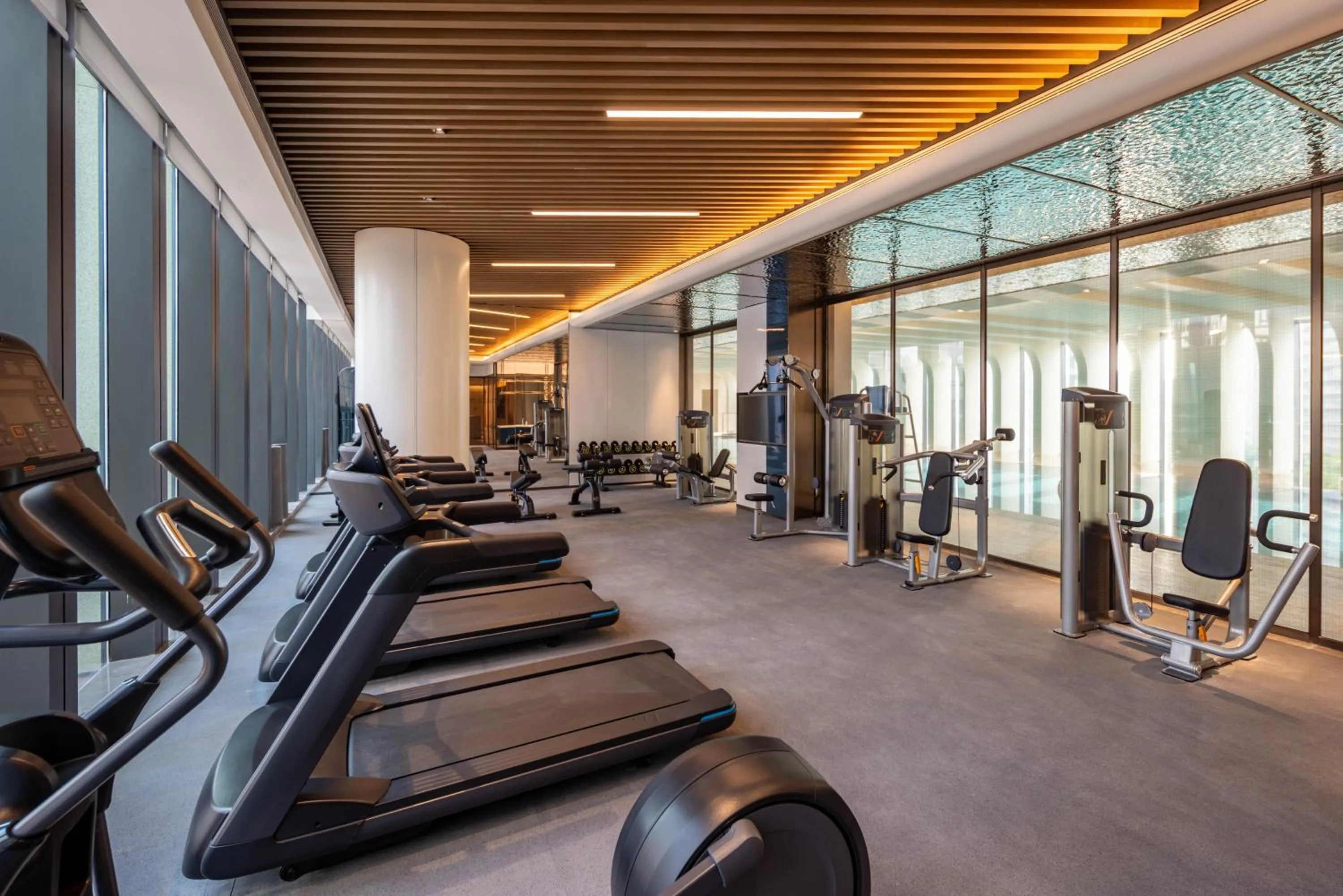 Fitness centre/facilities in Grand Mercure Yichang Waitan