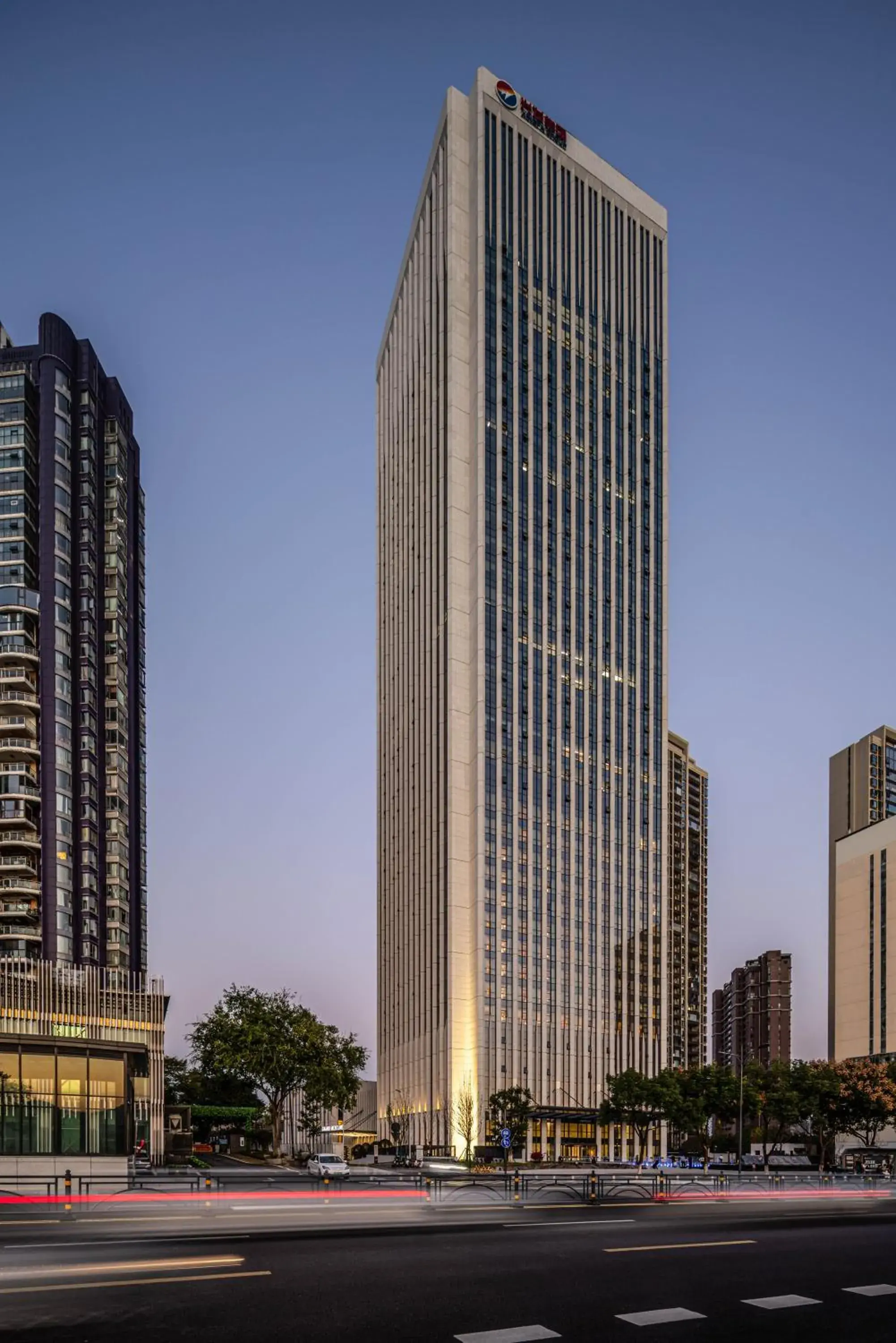 Property building in Grand Mercure Yichang Waitan Property building in Grand Mercure Yichang Waitan