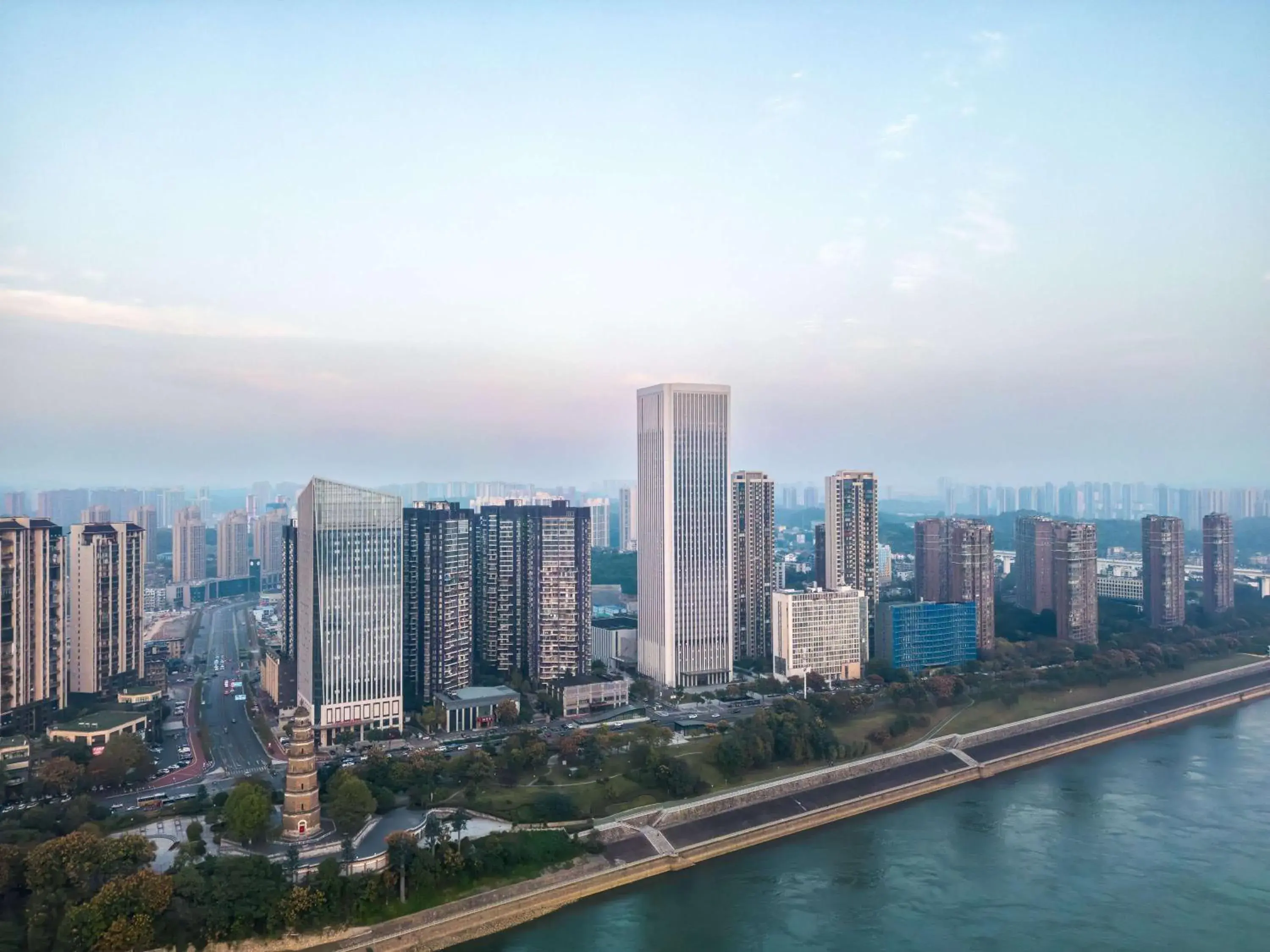 Property building in Grand Mercure Yichang Waitan Property building in Grand Mercure Yichang Waitan