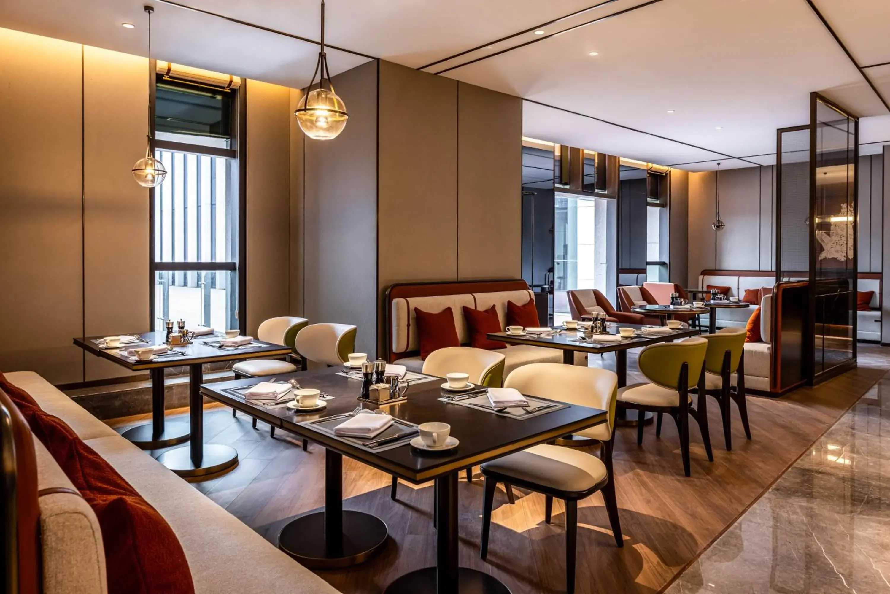 Restaurant/places to eat in Grand Mercure Yichang Waitan Restaurant/places to eat in Grand Mercure Yichang Waitan