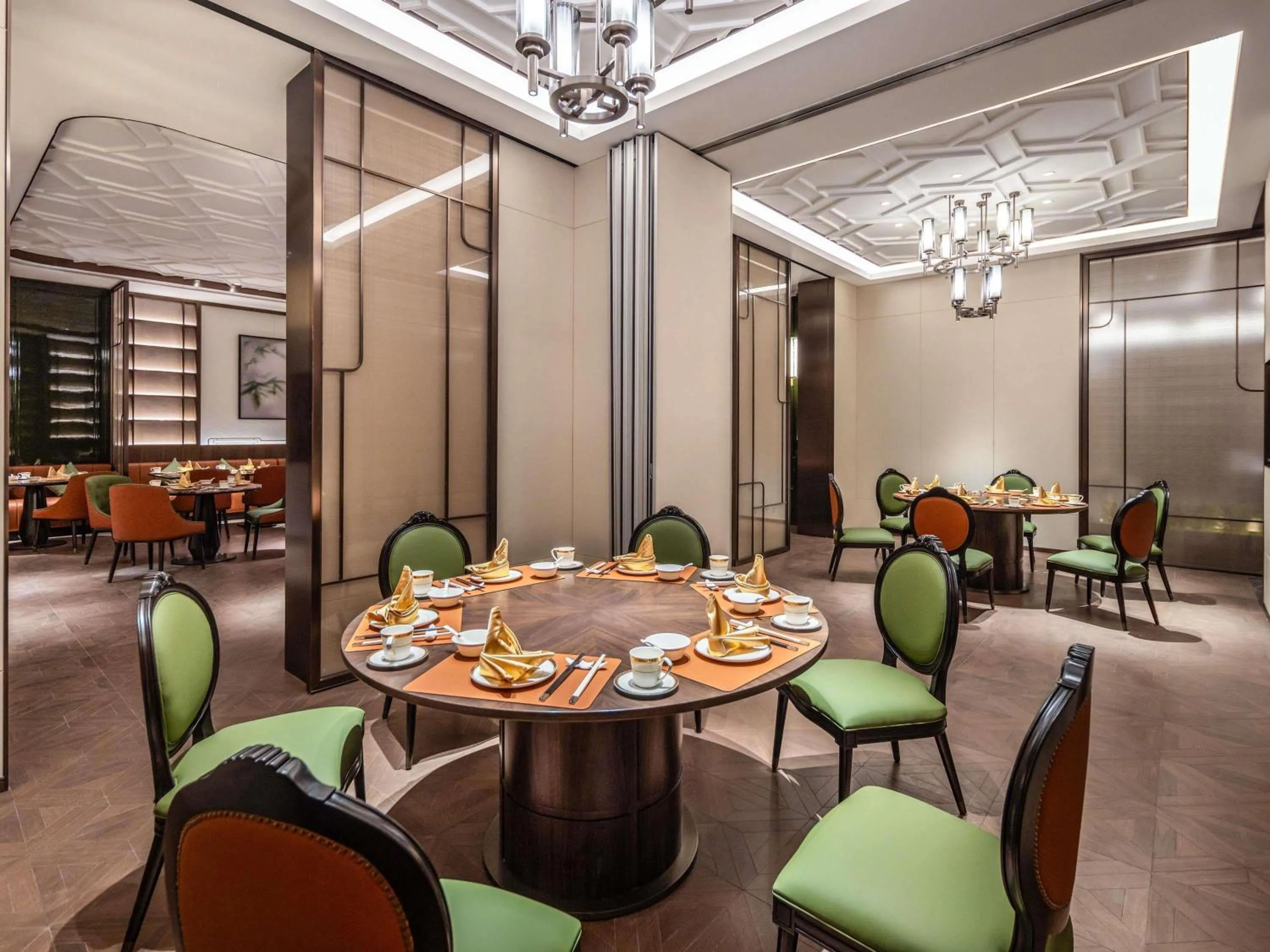 Restaurant/places to eat in Grand Mercure Yichang Waitan