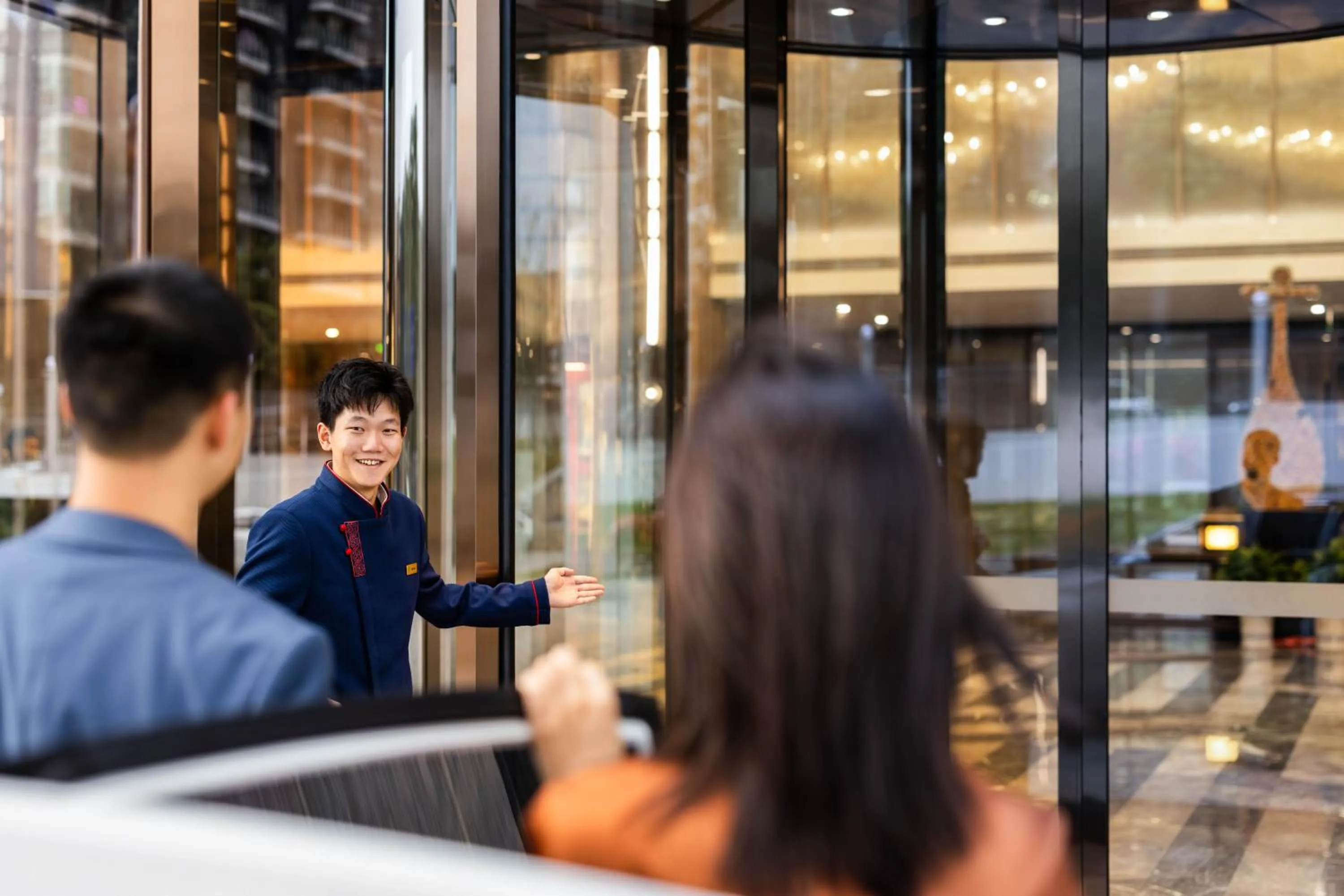 concierge in Grand Mercure Yichang Waitan