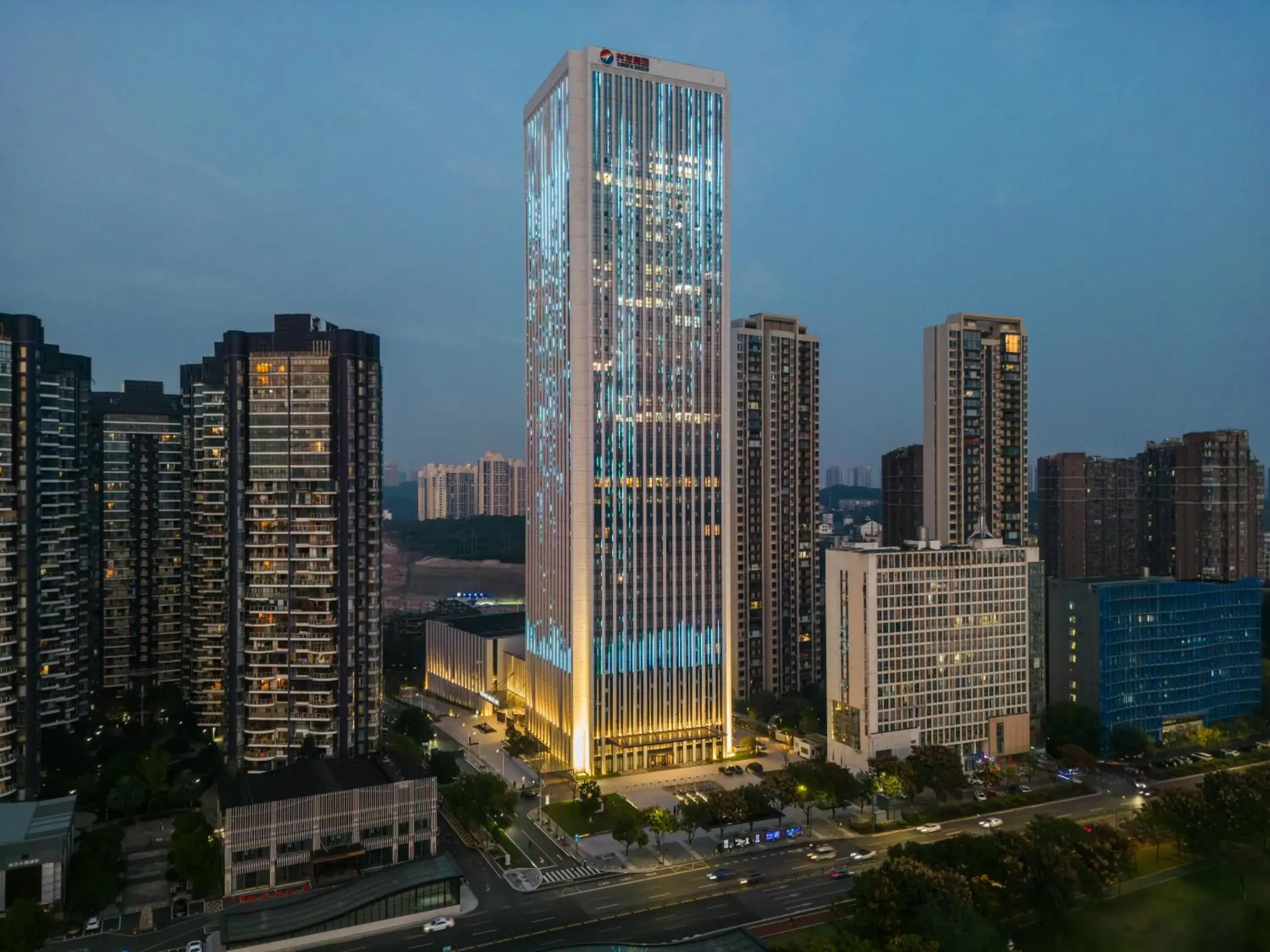 Property building in Grand Mercure Yichang Waitan Property building in Grand Mercure Yichang Waitan