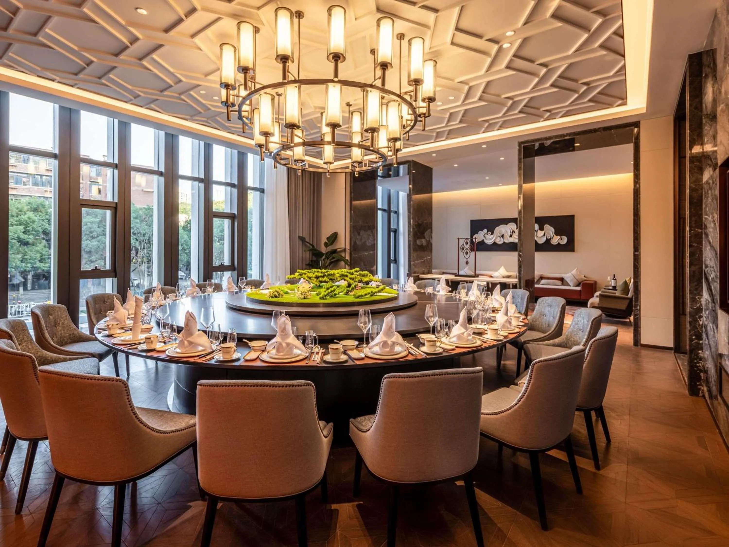 Restaurant/places to eat in Grand Mercure Yichang Waitan