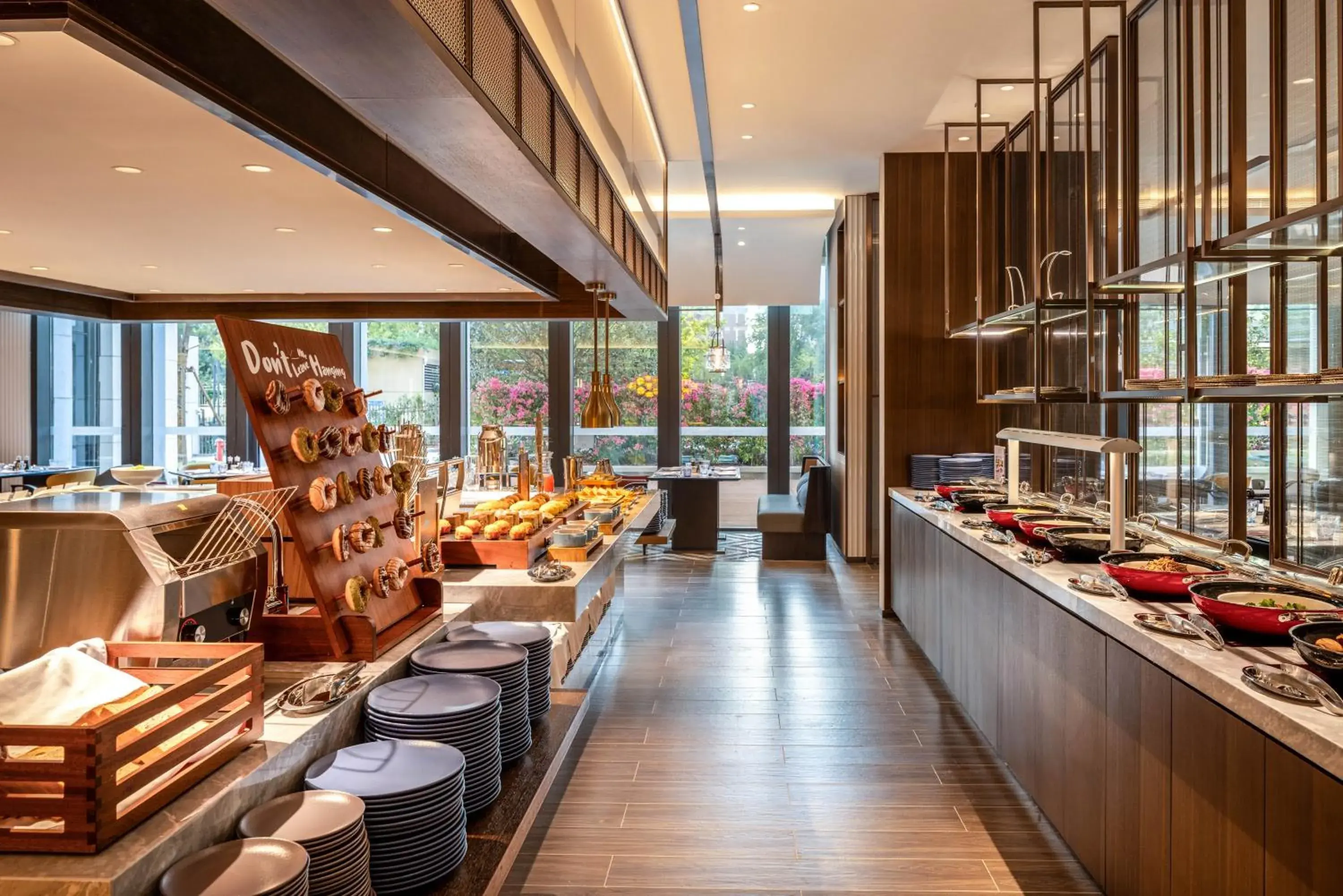 Restaurant/places to eat in Grand Mercure Yichang Waitan Restaurant/places to eat in Grand Mercure Yichang Waitan