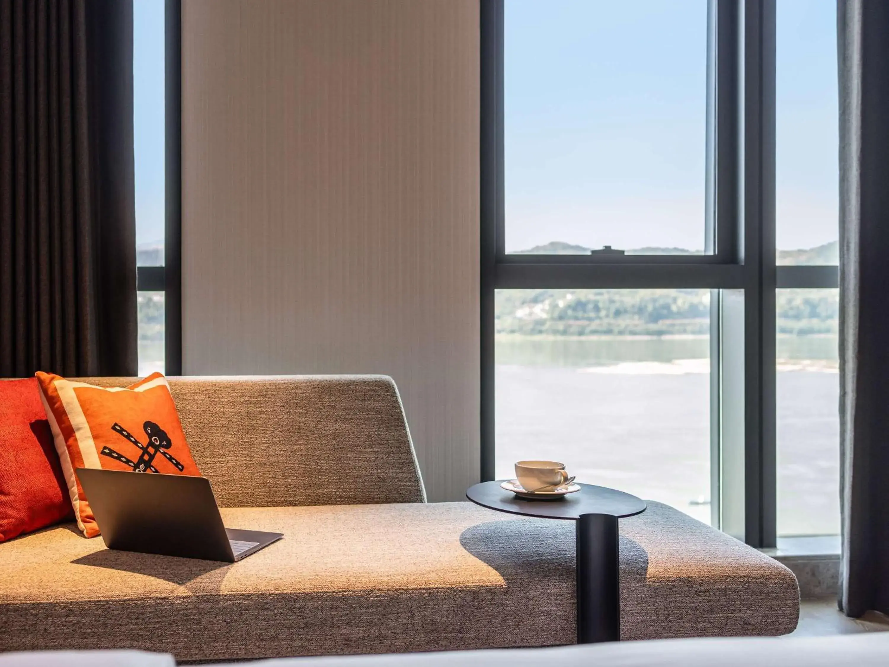 Bedroom in Grand Mercure Yichang Waitan Bedroom in Grand Mercure Yichang Waitan