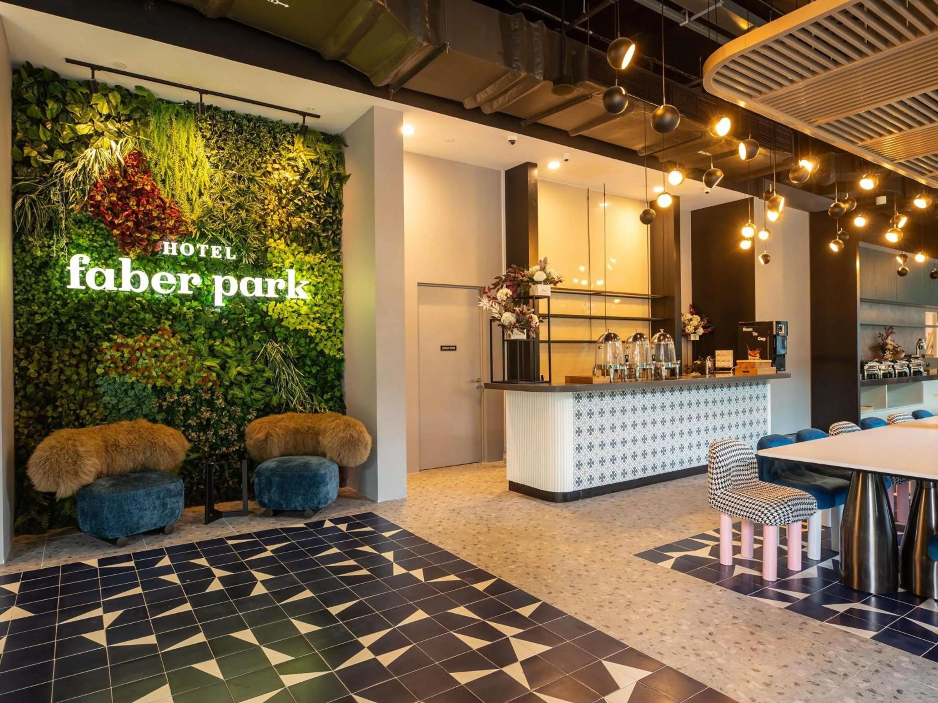 Lounge or bar in Hotel Faber Park Singapore - Handwritten Collection