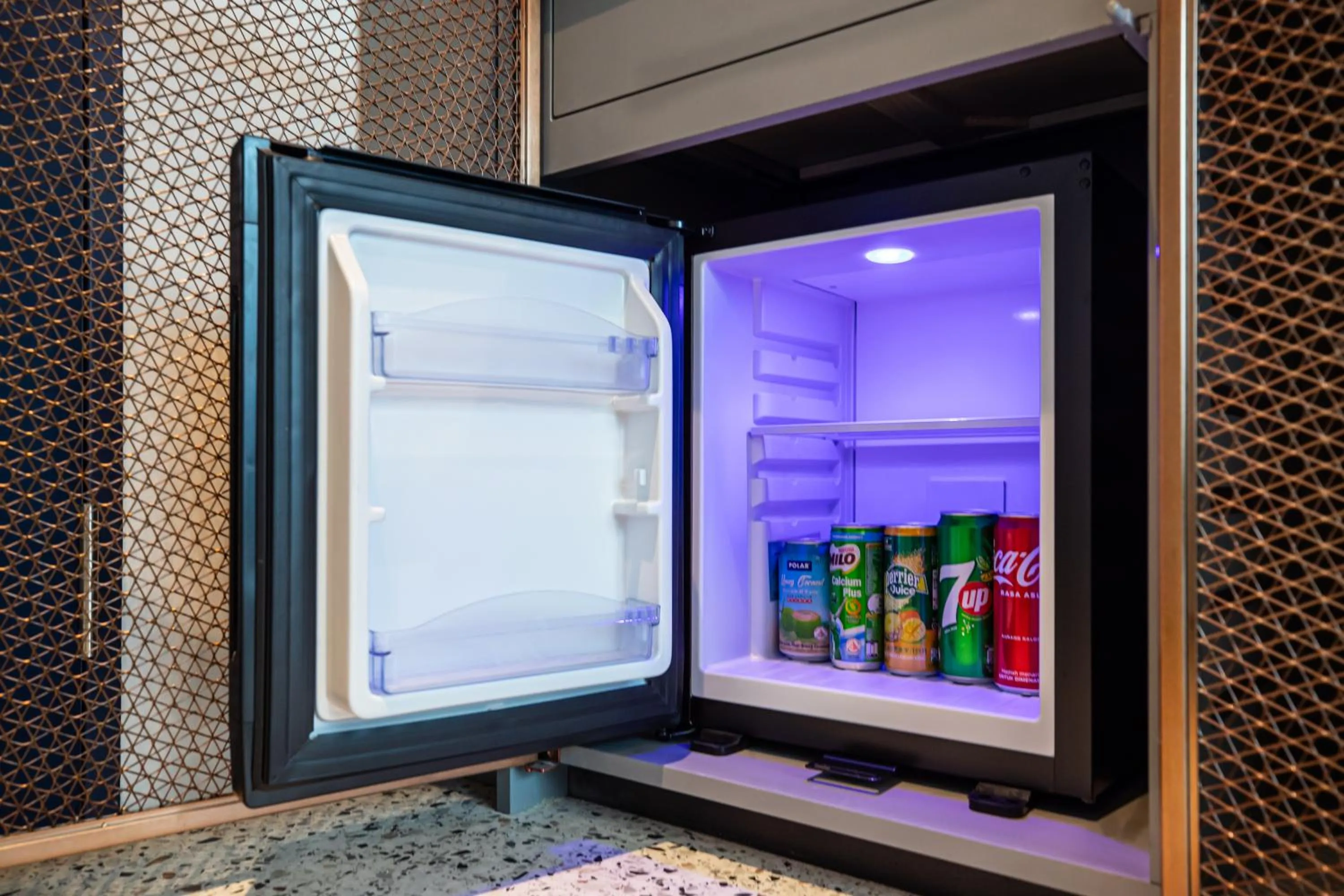 Food and drinks in Hotel Faber Park Singapore - Handwritten Collection