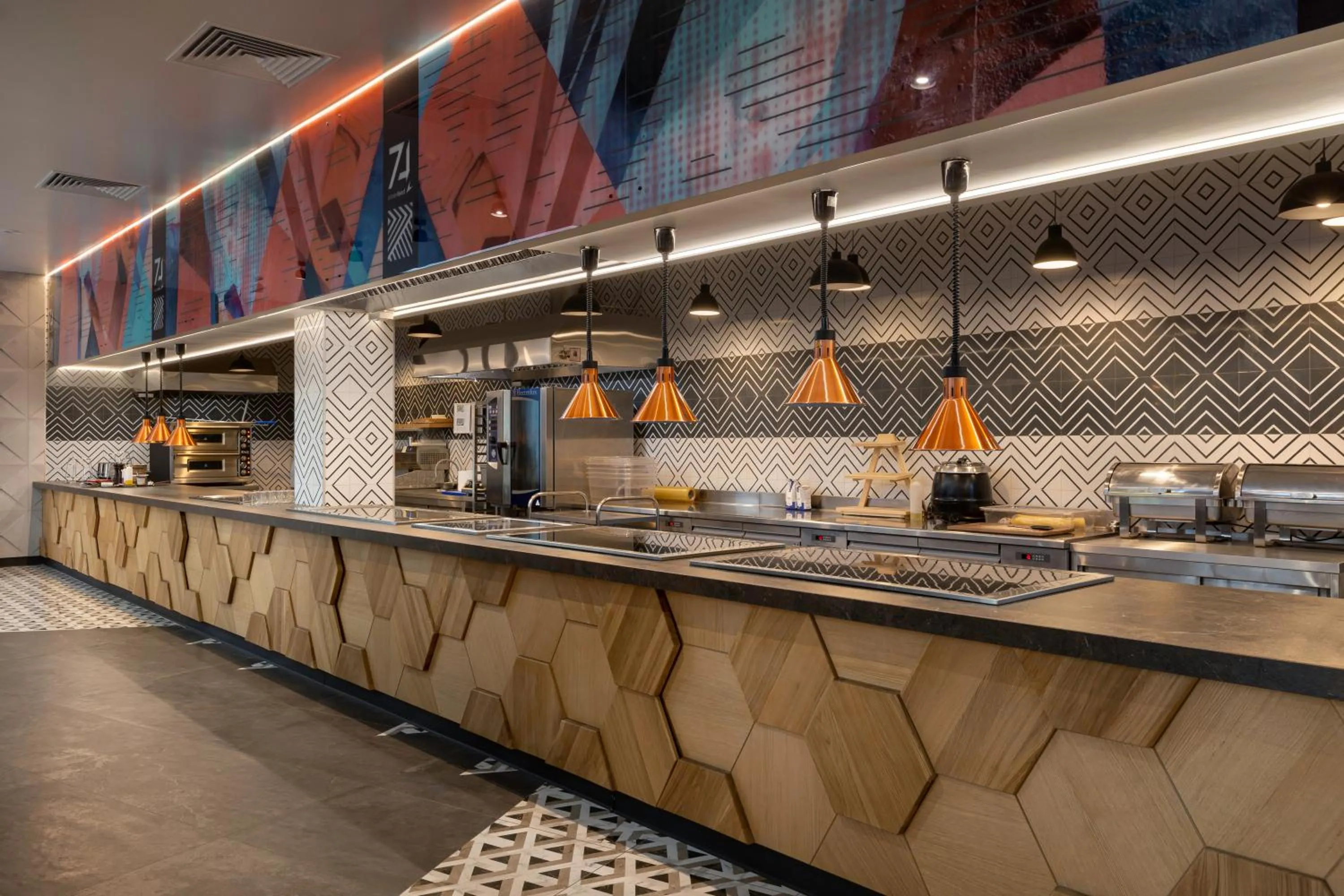 Restaurant/places to eat in ibis Kyiv Beresteiska