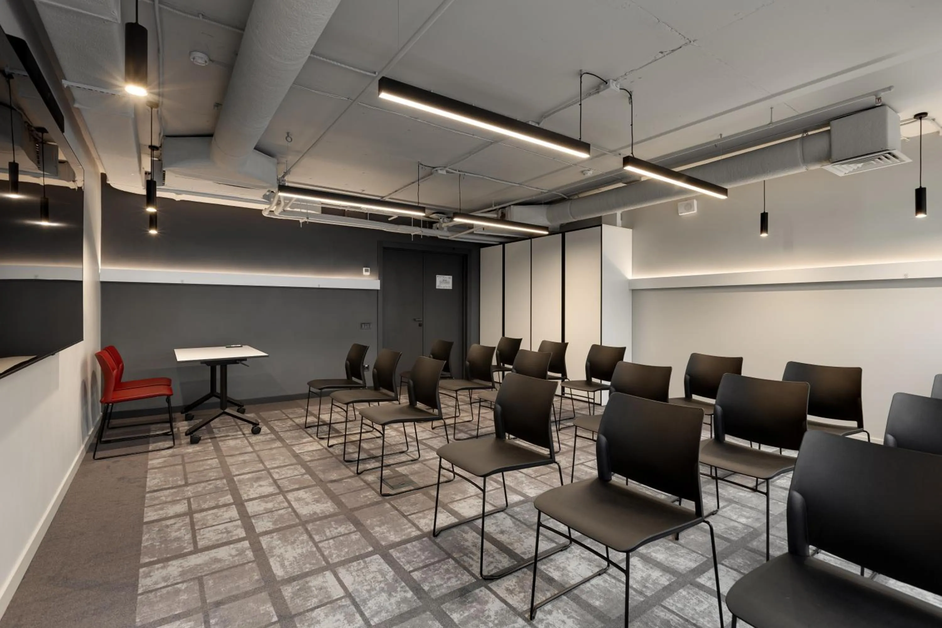 Meeting/conference room in ibis Kyiv Beresteiska