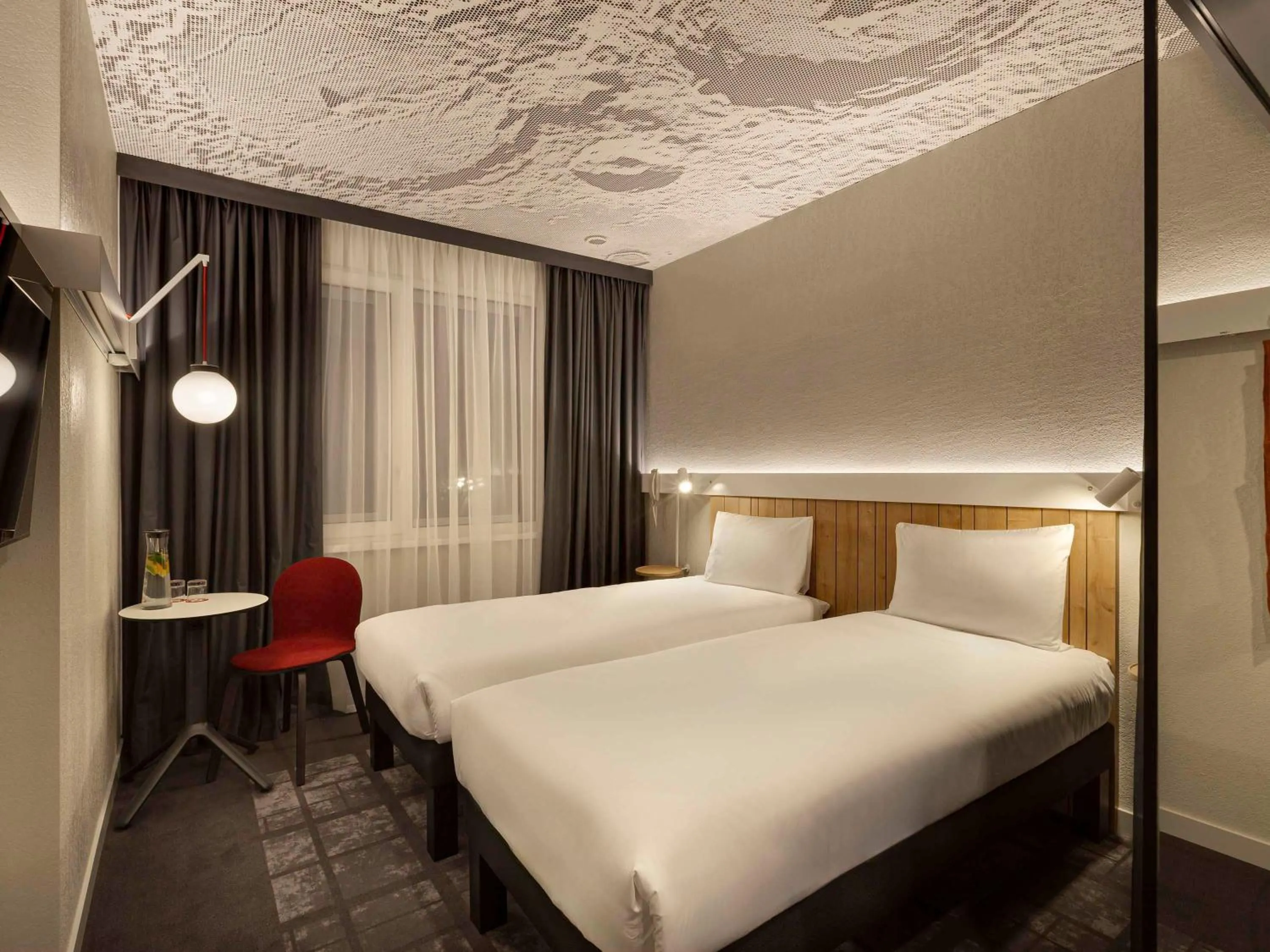 Bedroom, Bed in ibis Kyiv Beresteiska