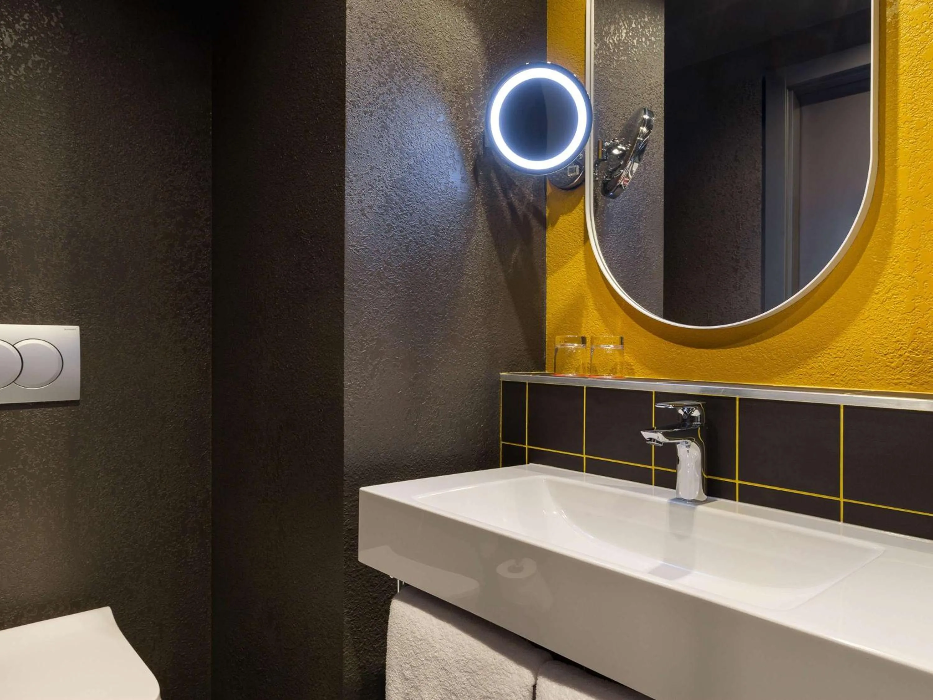 Bathroom in ibis Kyiv Beresteiska