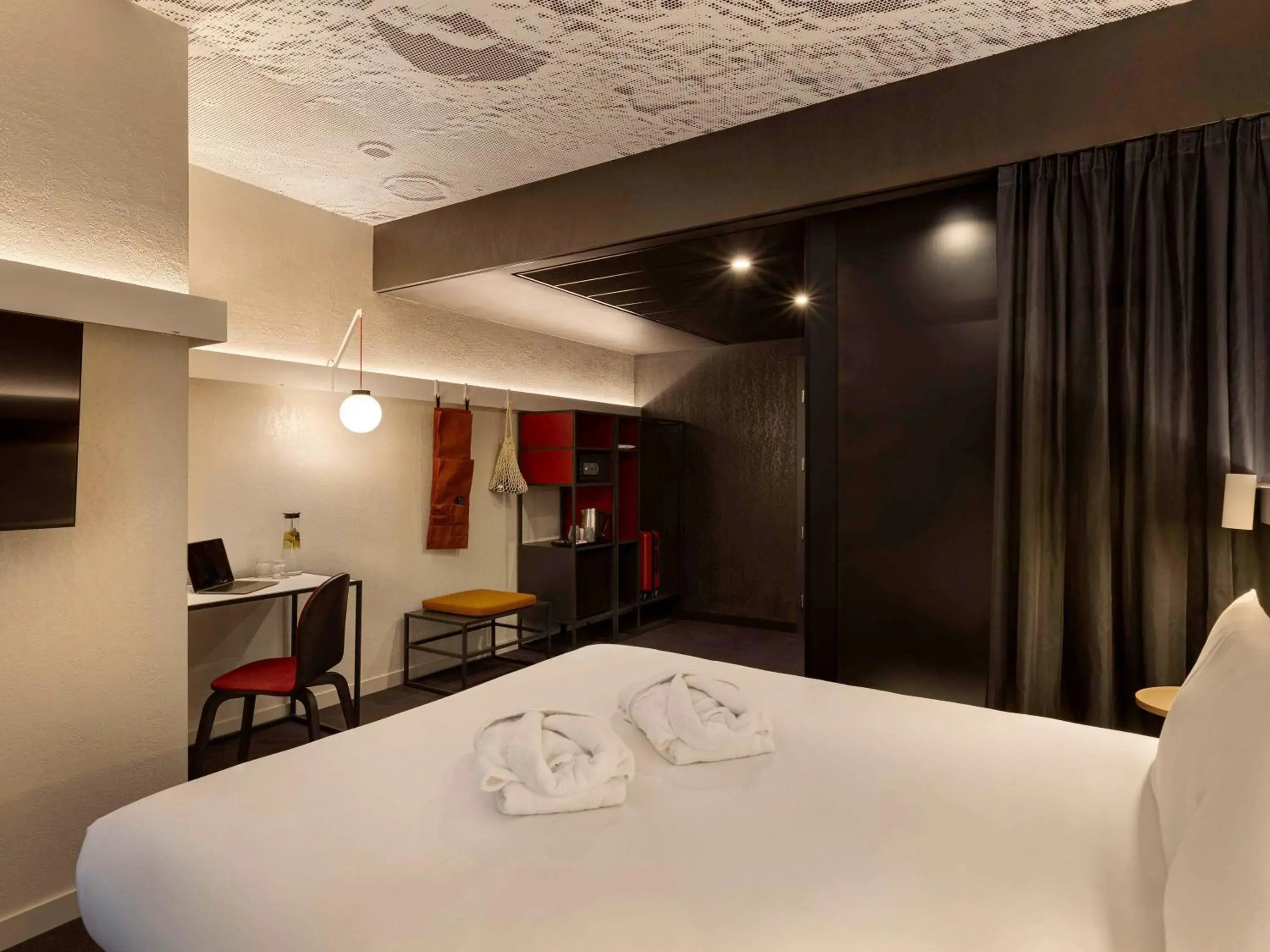 Bedroom, Bed in ibis Kyiv Beresteiska Bedroom, Bed in ibis Kyiv Beresteiska