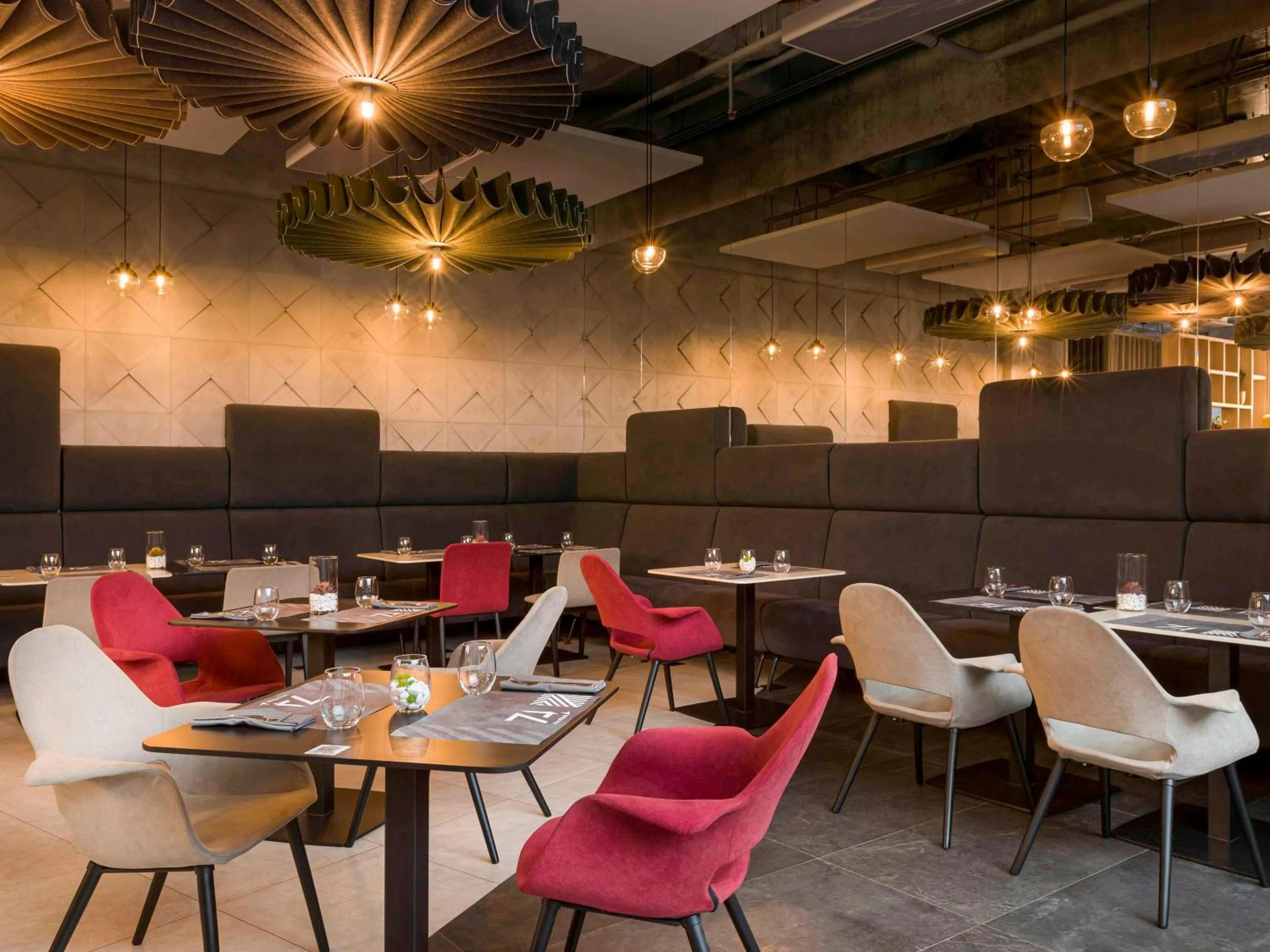 Restaurant/places to eat in ibis Kyiv Beresteiska