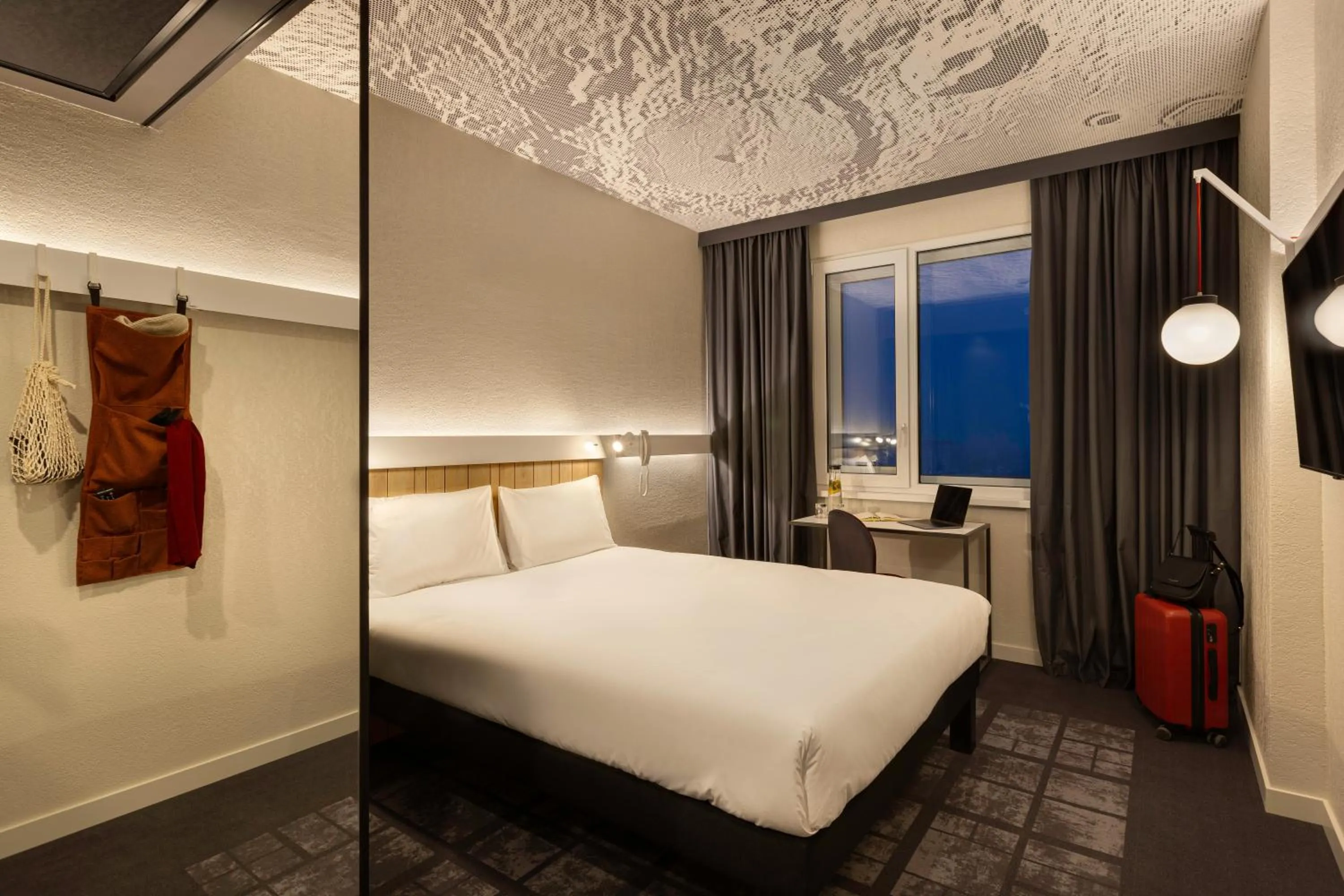 Bed in ibis Kyiv Beresteiska