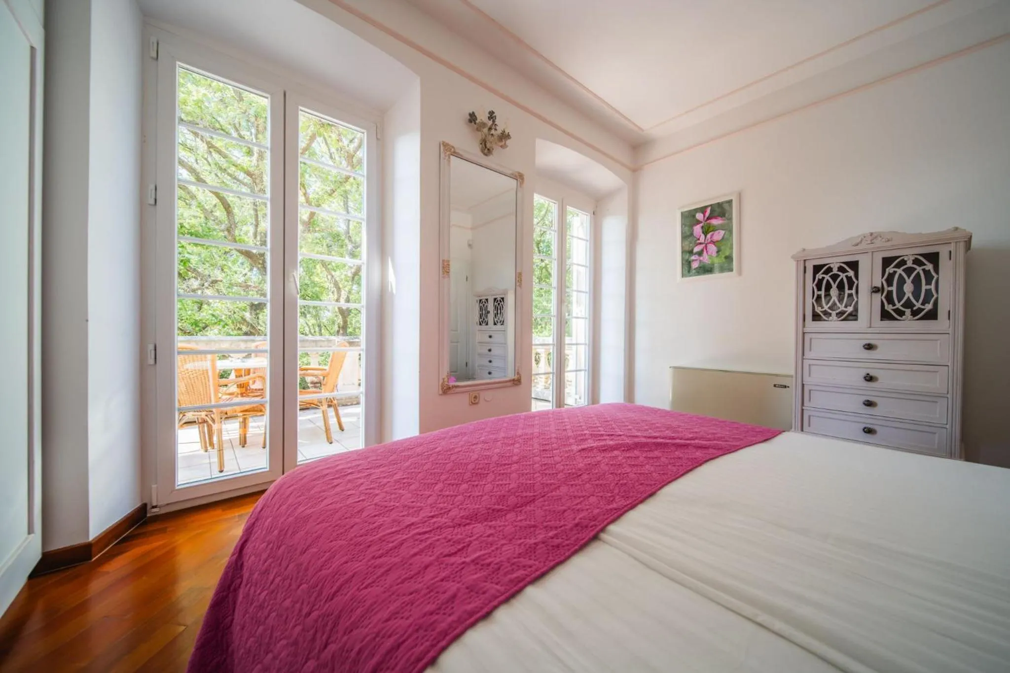 Bedroom, Bed in Garden Oasis Pool Villa