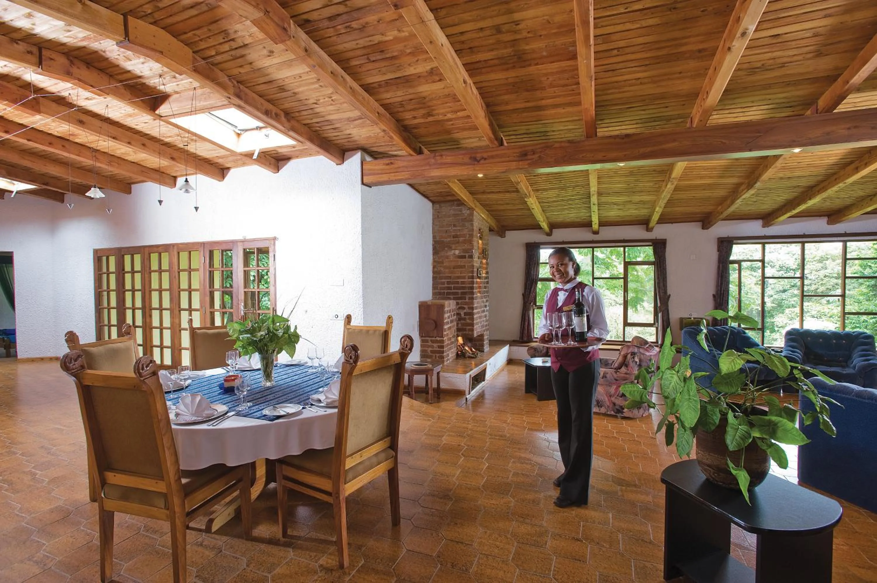 Restaurant/places to eat in Dik Dik Hotel