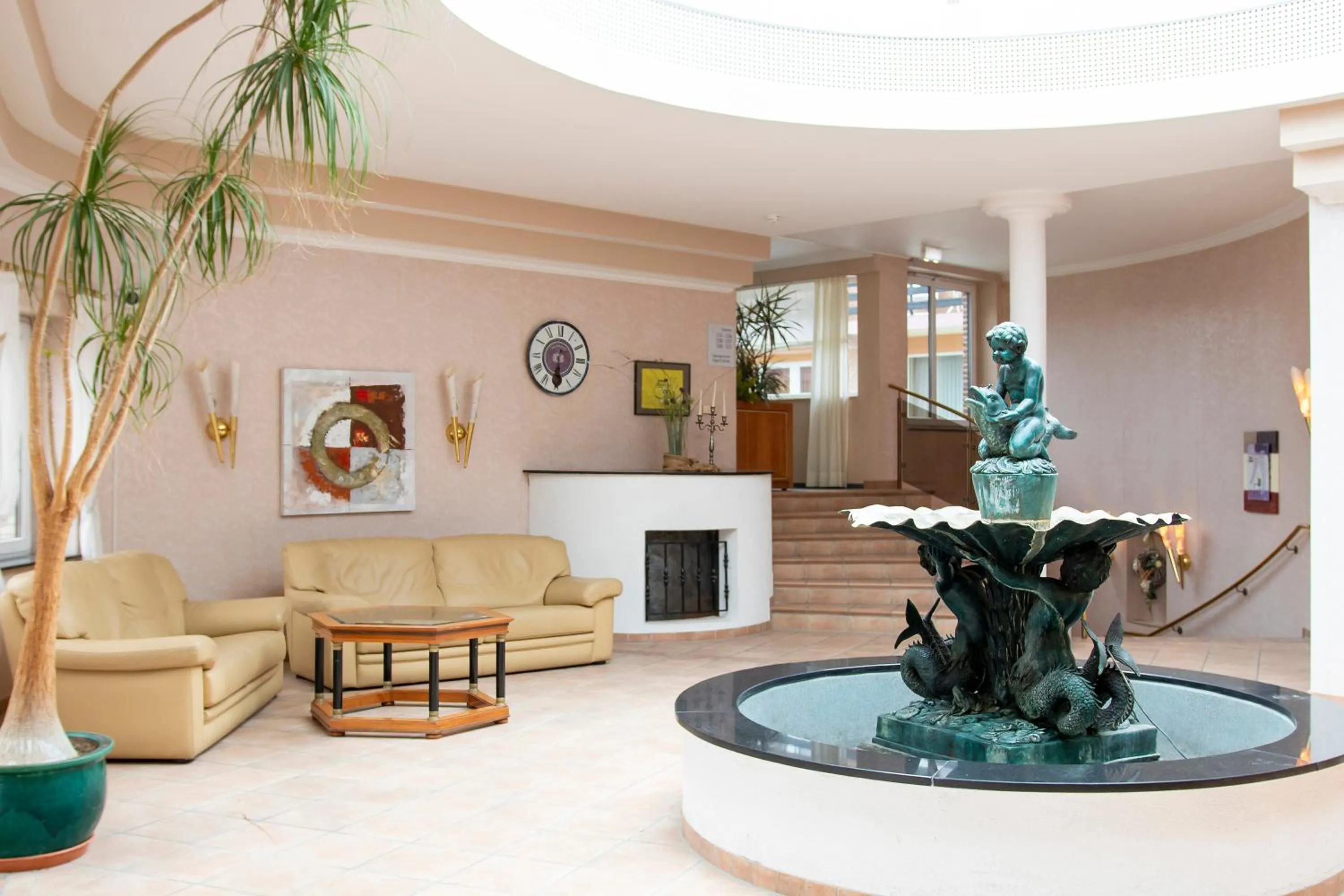Lobby or reception in Golf- und Wellnesshotel Amtsheide