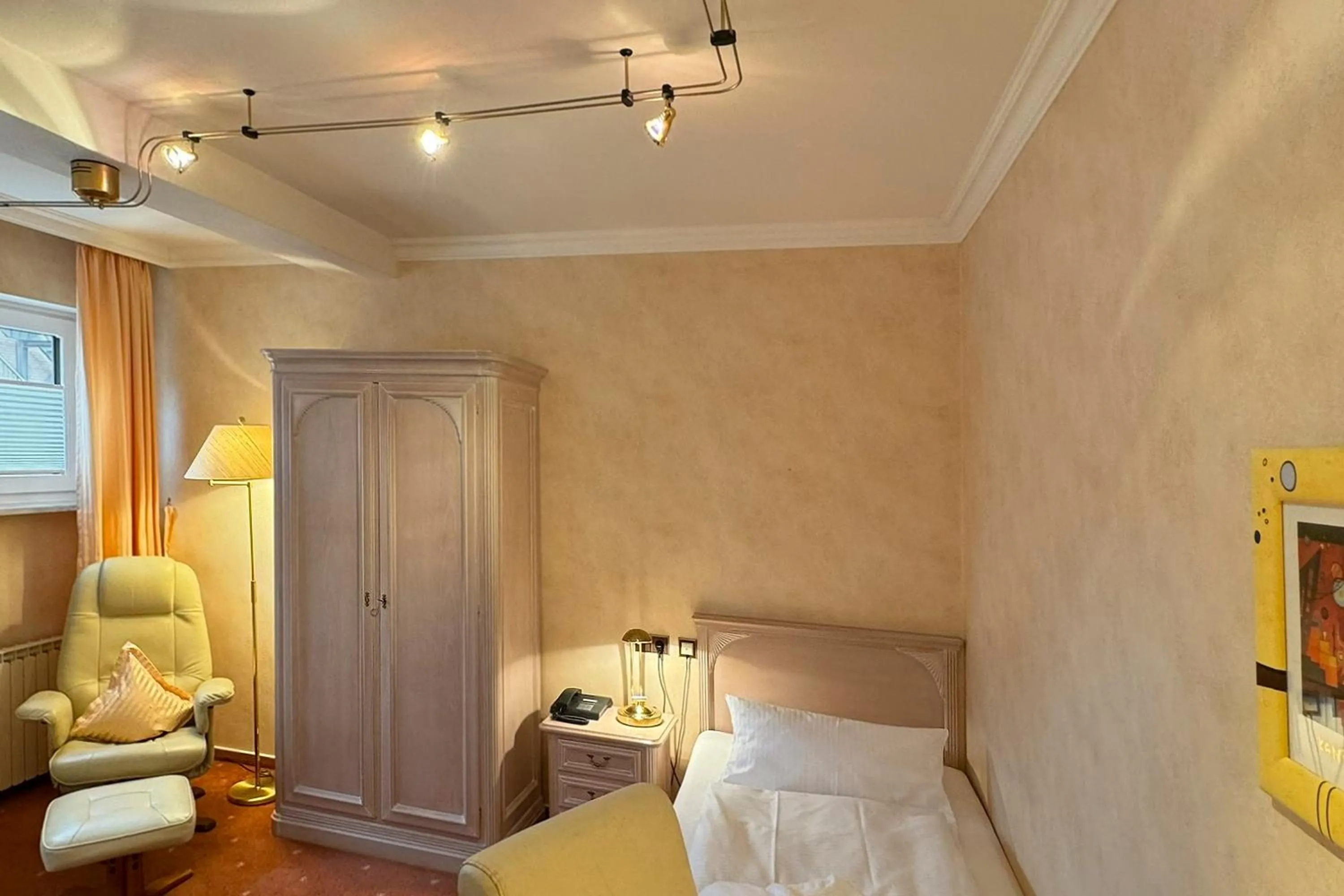 Photo of the whole room, Bed in Golf- und Wellnesshotel Amtsheide