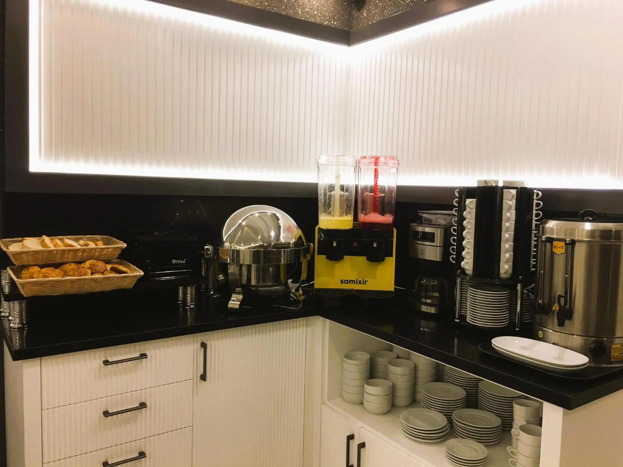 Restaurant/places to eat in YILDIZ OTEL