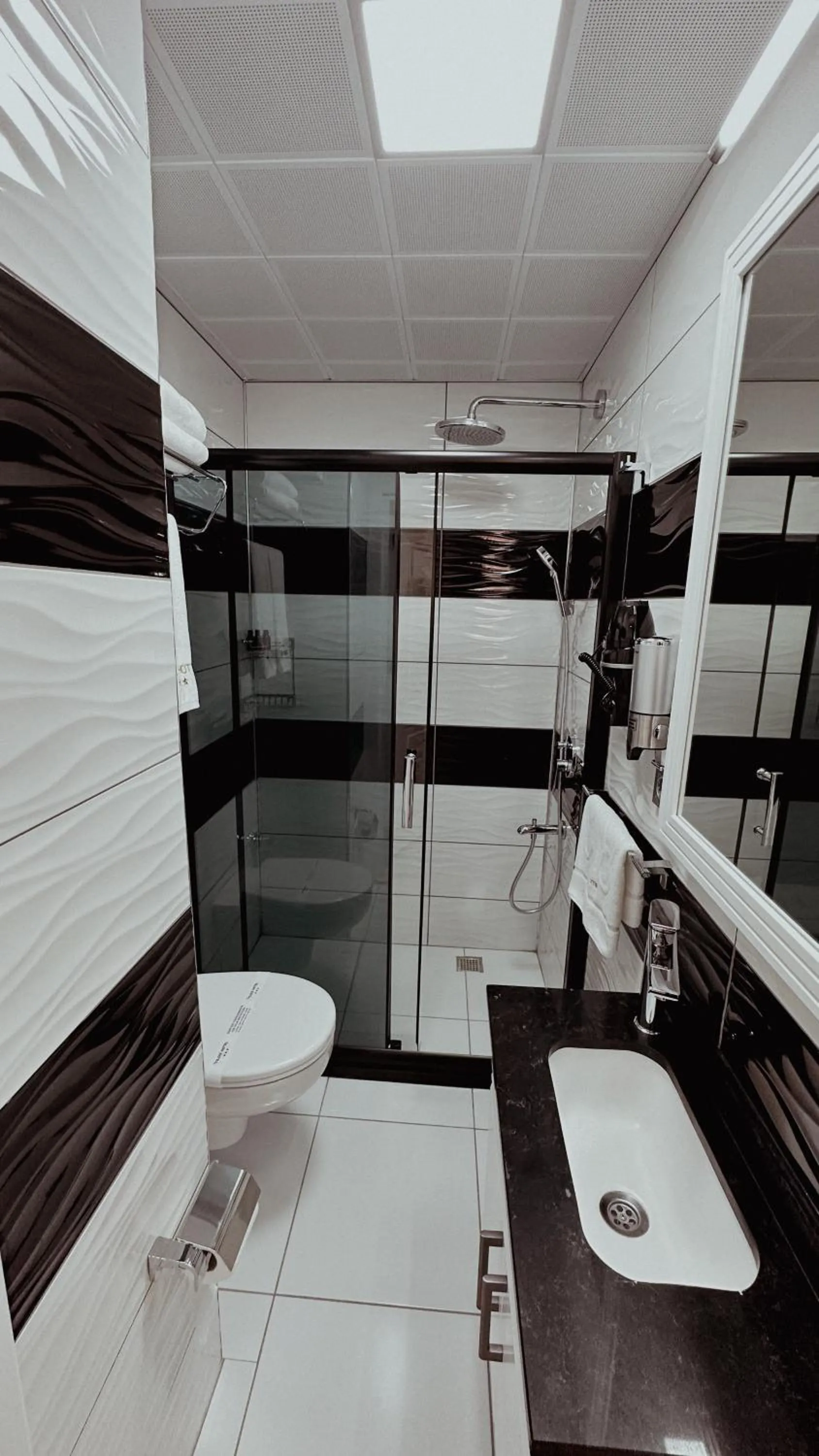 Shower in YILDIZ OTEL