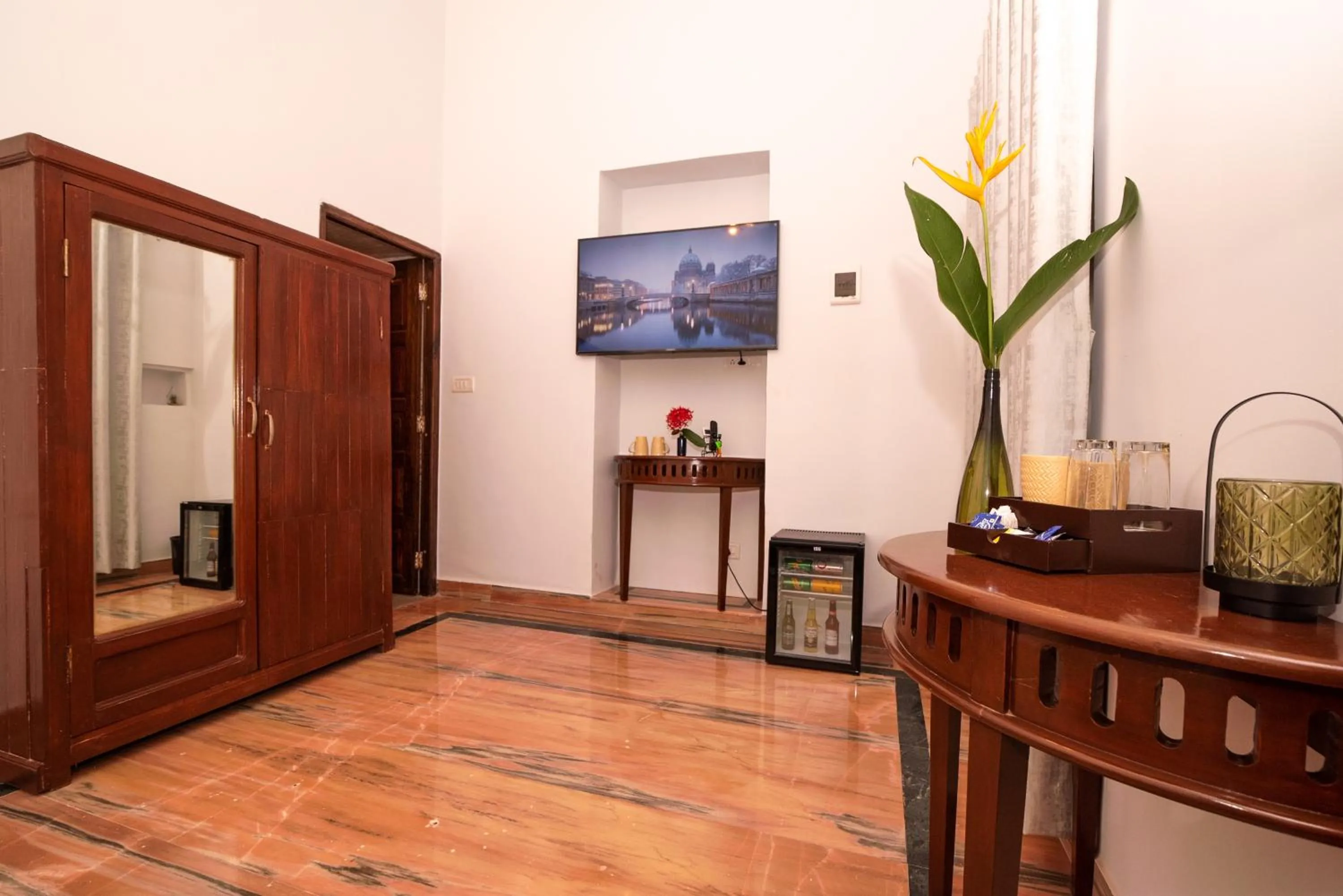 TV and multimedia in Sashas Holiday Village