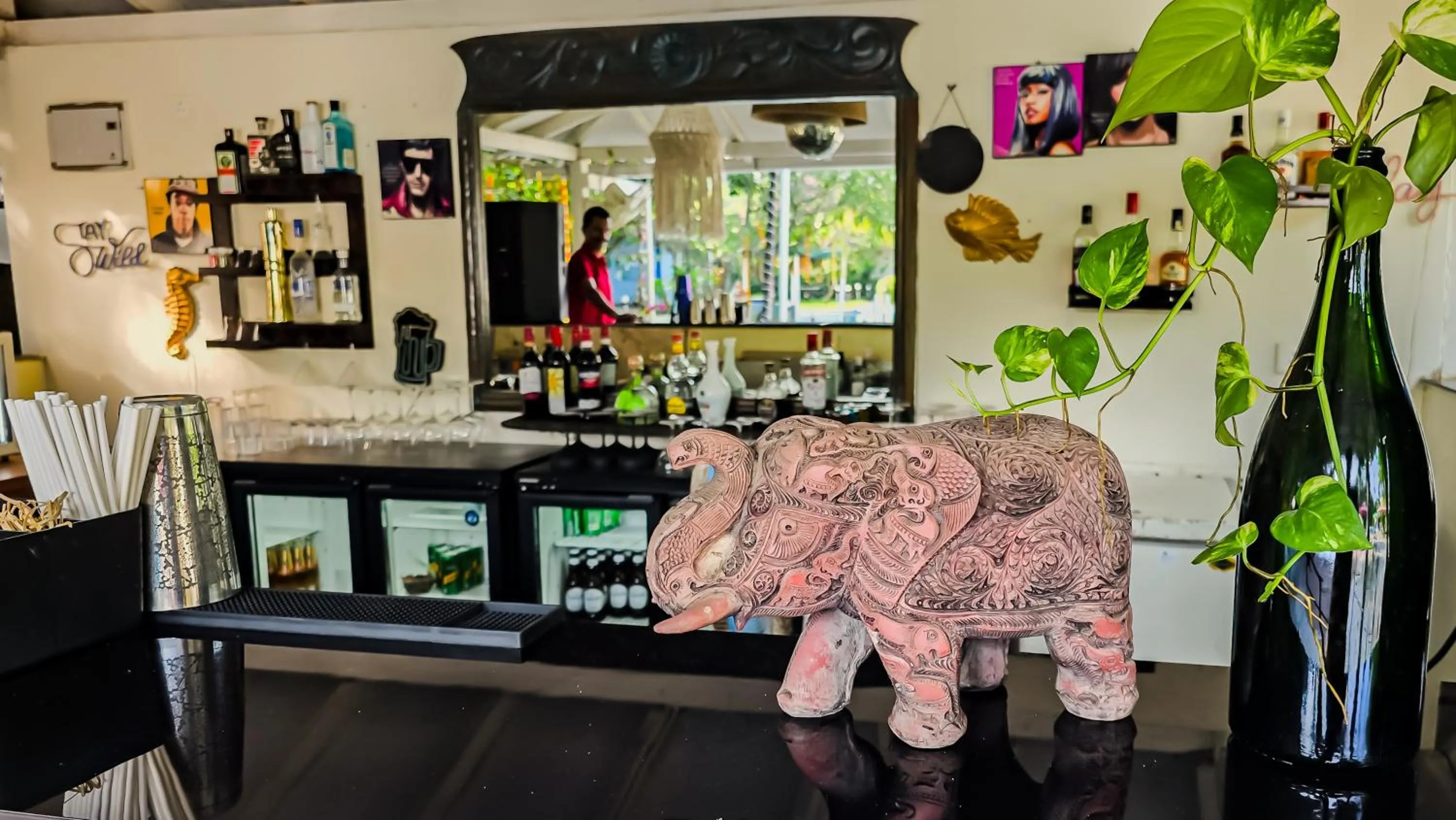 Lounge or bar in Sashas Holiday Village