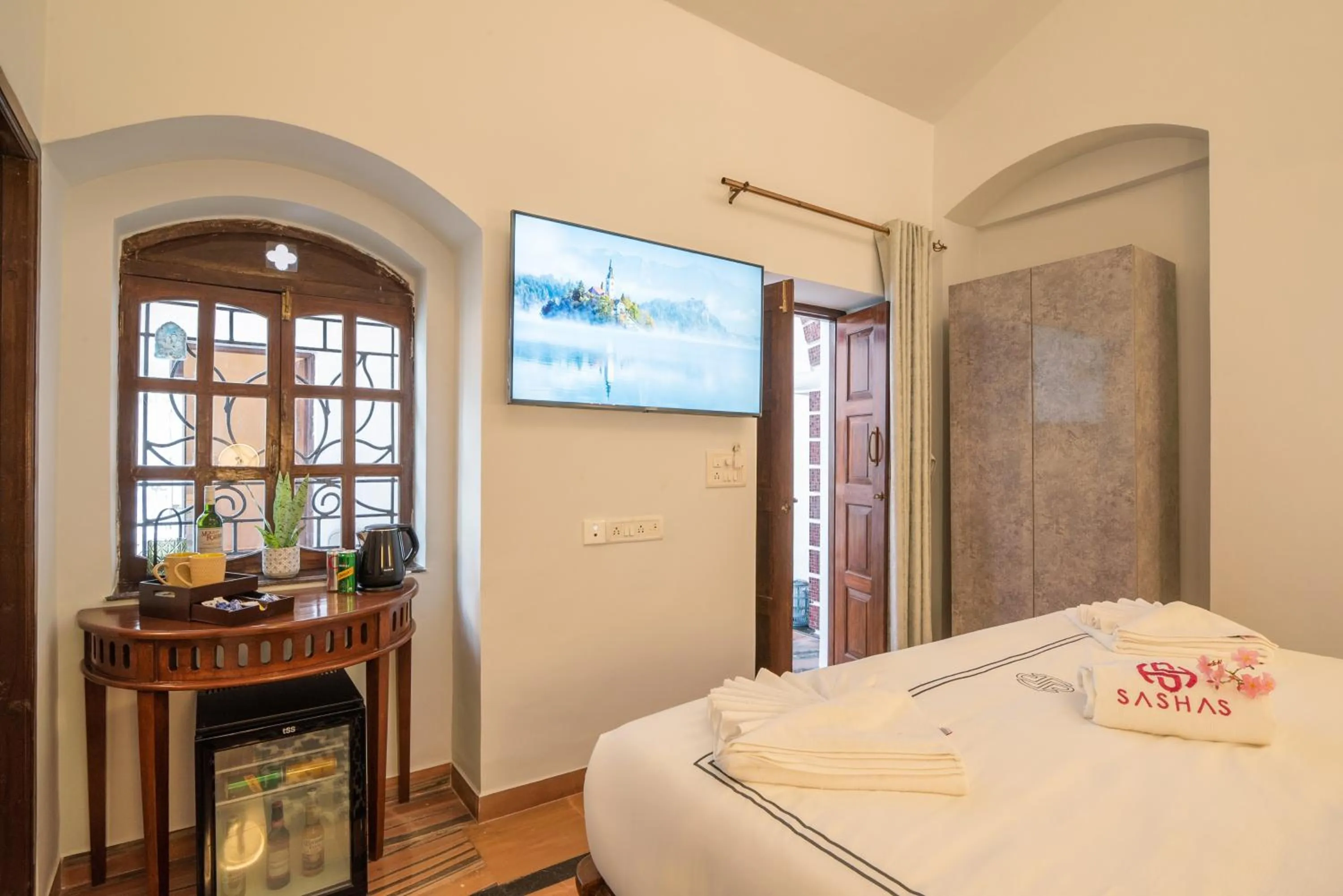 Bed in Sashas Holiday Village