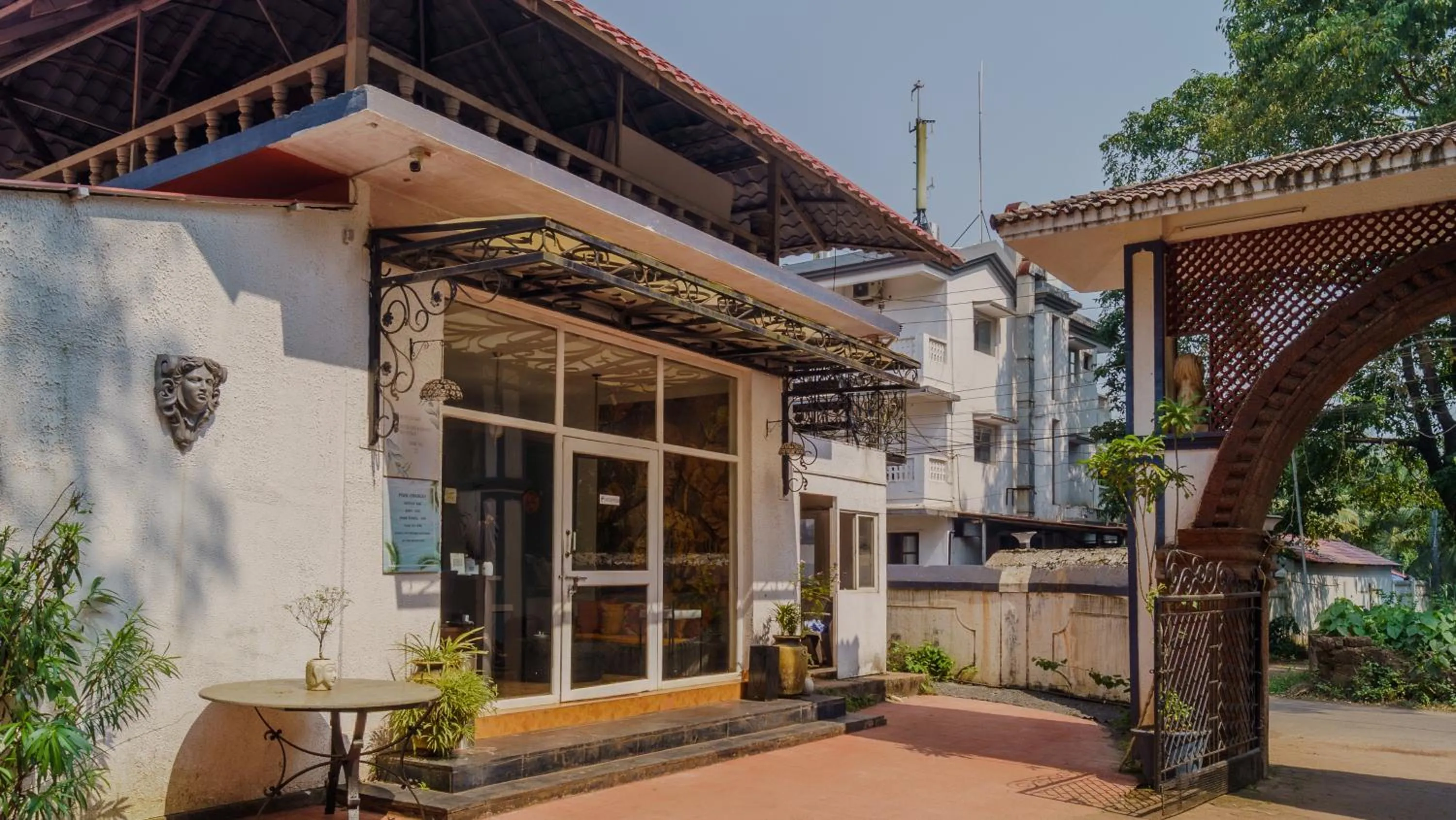 Property building in Sashas Holiday Village