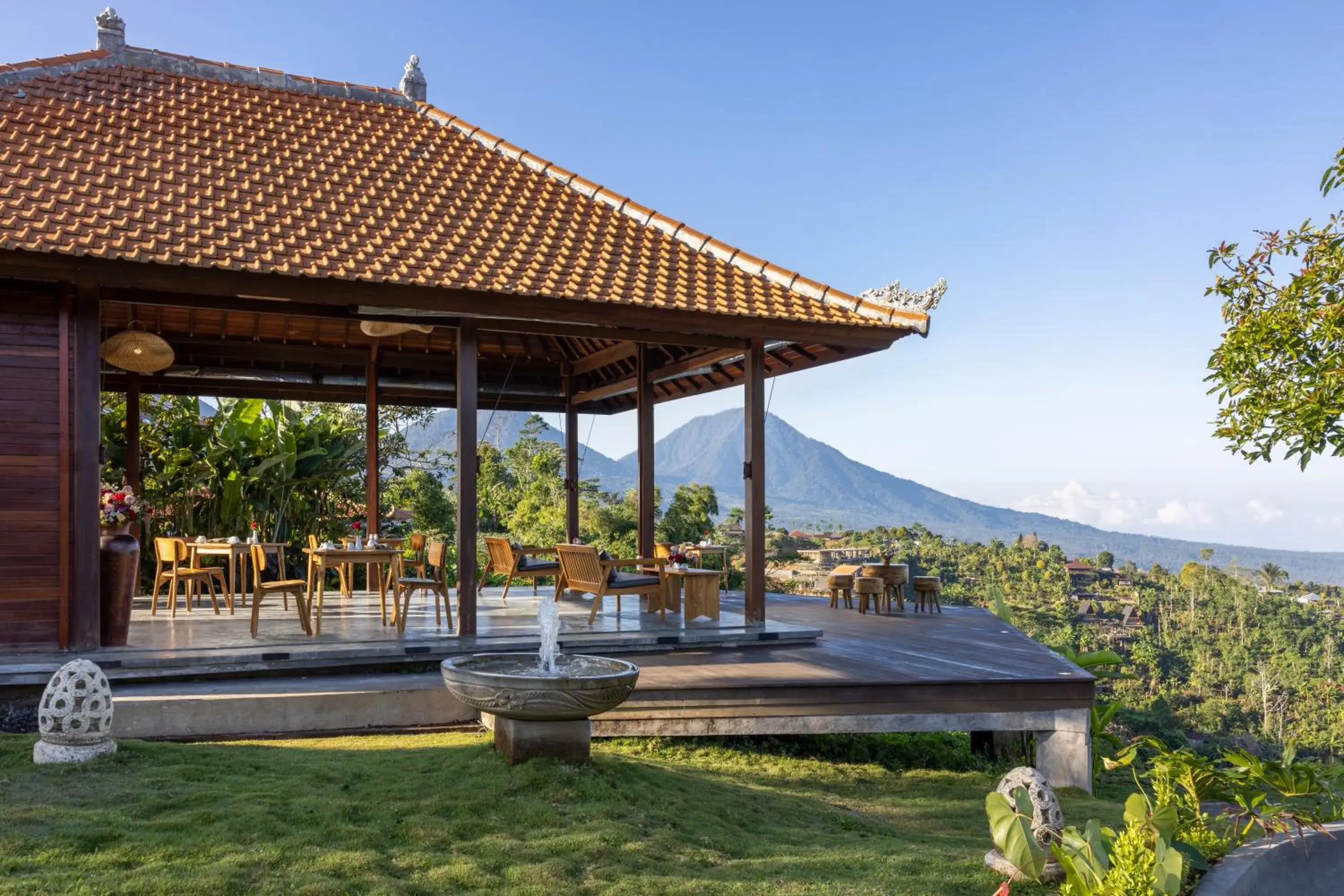 Restaurant/places to eat in Munduk Tentrem Resort Restaurant/places to eat in Munduk Tentrem Resort