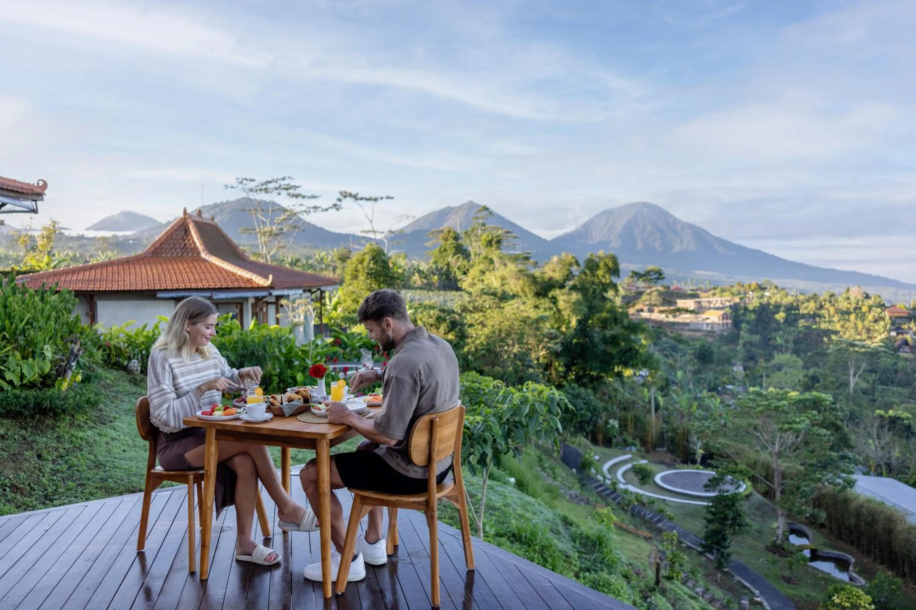 Restaurant/places to eat in Munduk Tentrem Resort