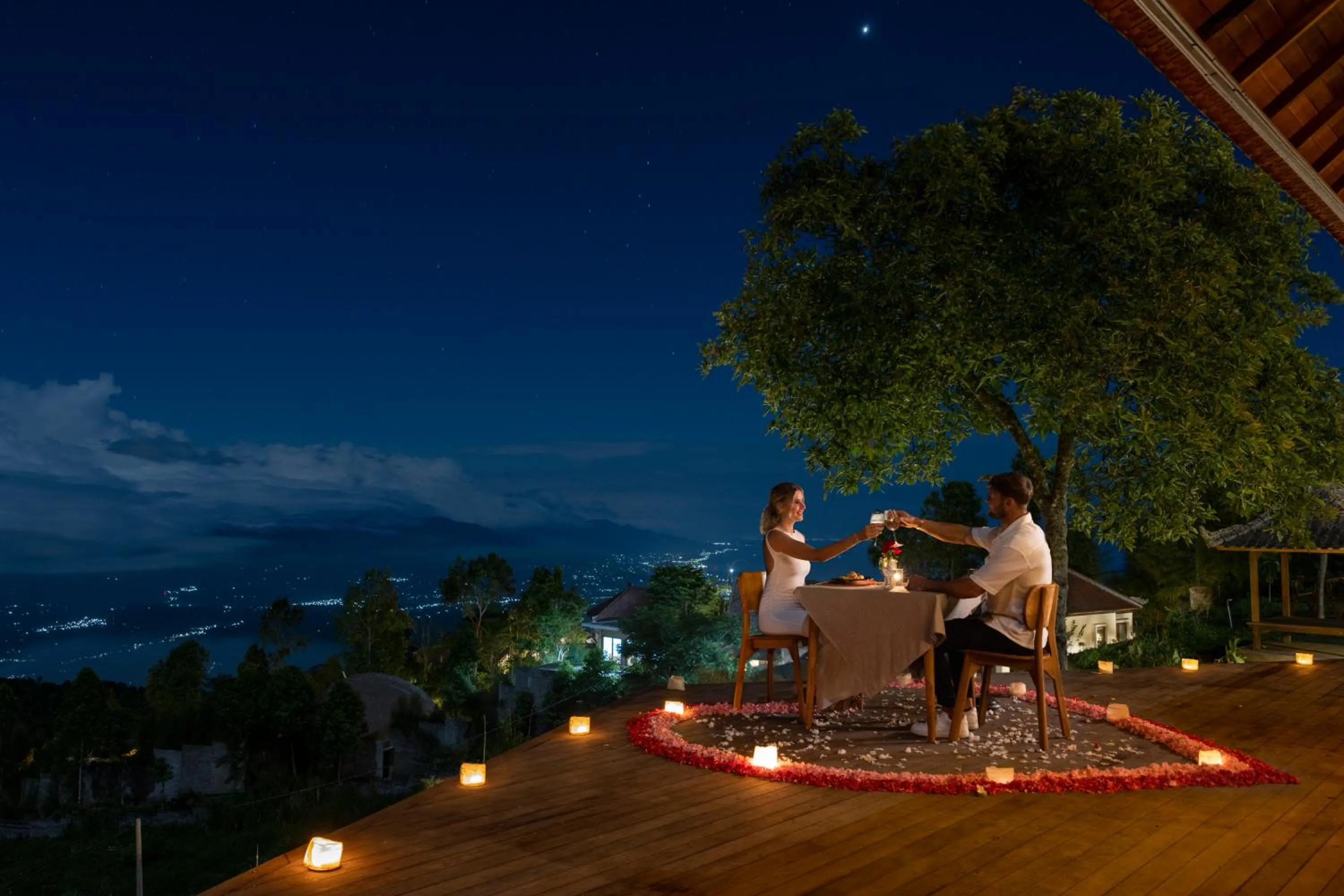 Restaurant/places to eat in Munduk Tentrem Resort