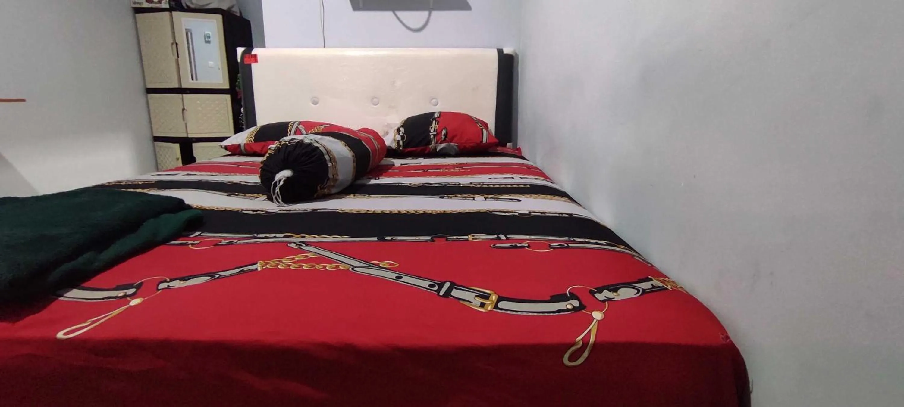 Bedroom, Bed in Hotel O Penginapan Noval