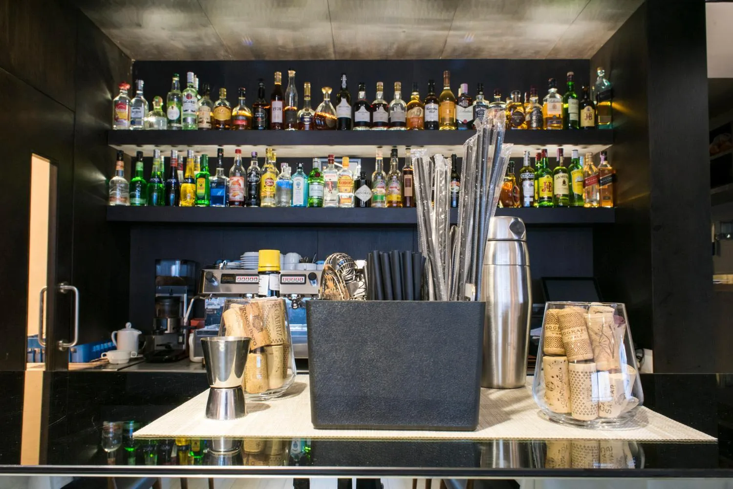 Restaurant/places to eat in Hotel Pérola