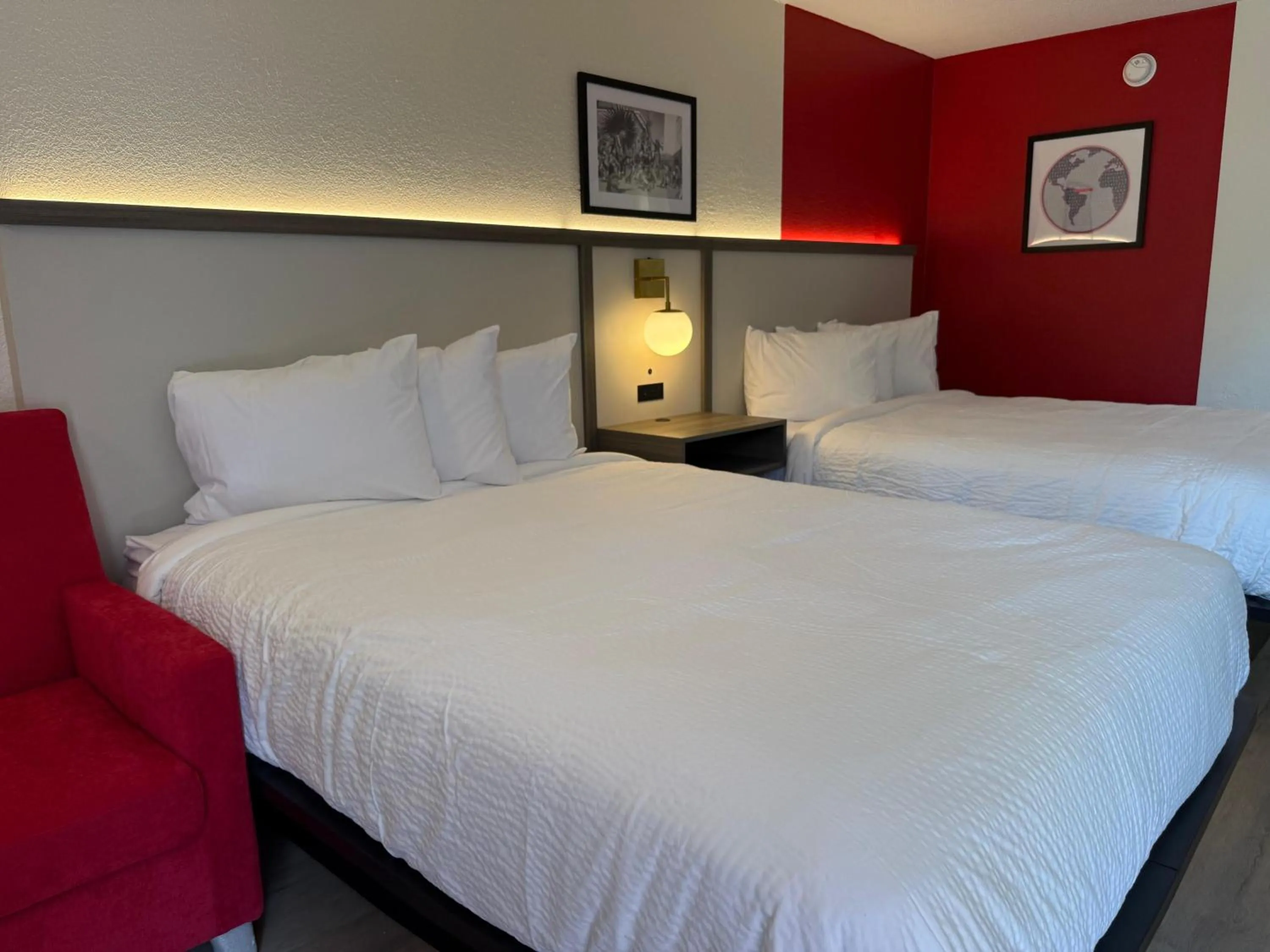 Bed in Travelodge by Wyndham Lumberton