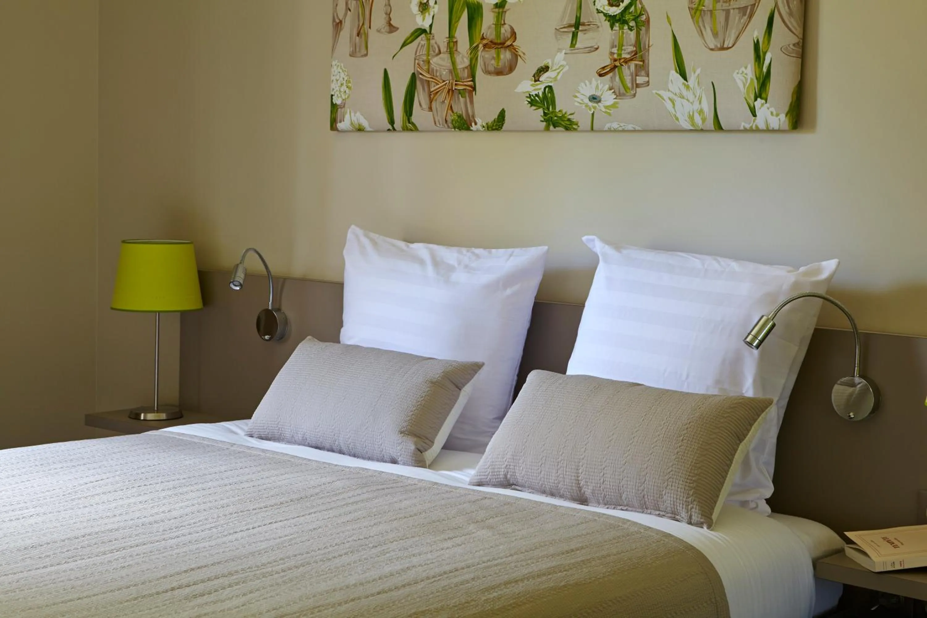 Bedroom, Bed in Hôtel Les Herbes Folles