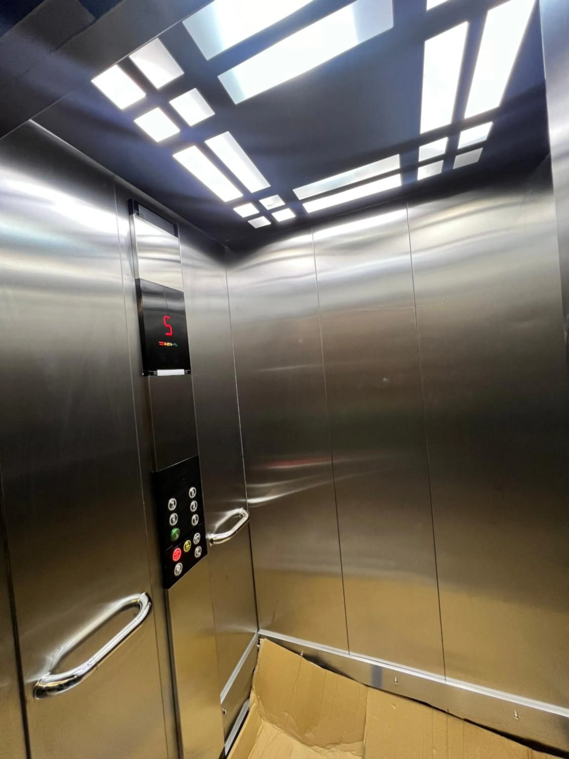 elevator in Golden Stoneluxe İstanbul Hotel