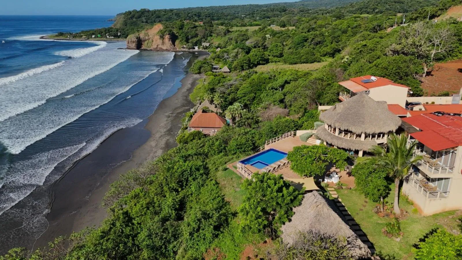 Property building in Hotel Los Mangos El Salvador